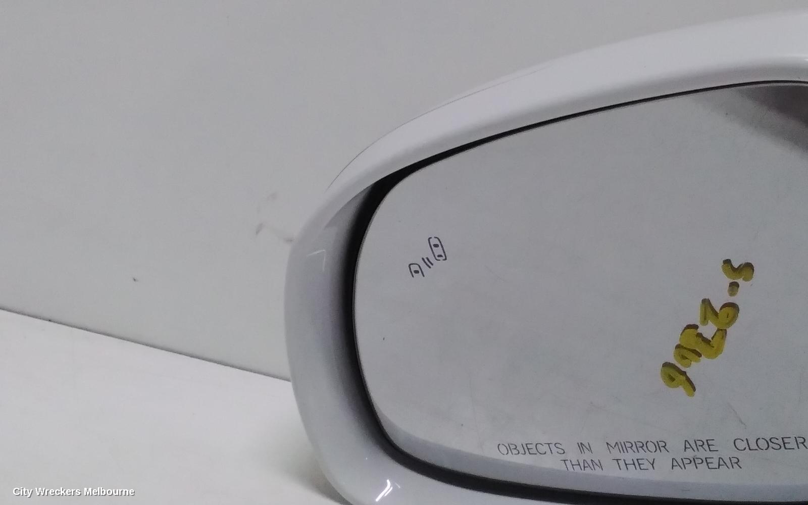 HOLDEN CAPTIVA LEFT DOOR MIRROR, CG, W/ BLINDSPOT DETECTION TYPE, 10/2015 - 06/2018
