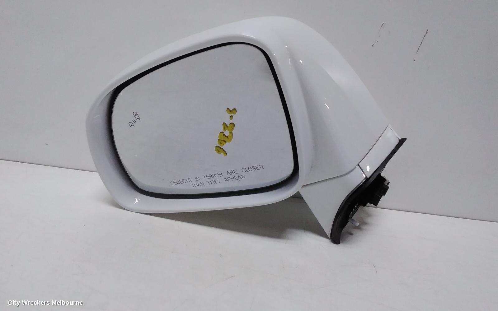 HOLDEN CAPTIVA LEFT DOOR MIRROR, CG, W/ BLINDSPOT DETECTION TYPE, 10/2015 - 06/2018