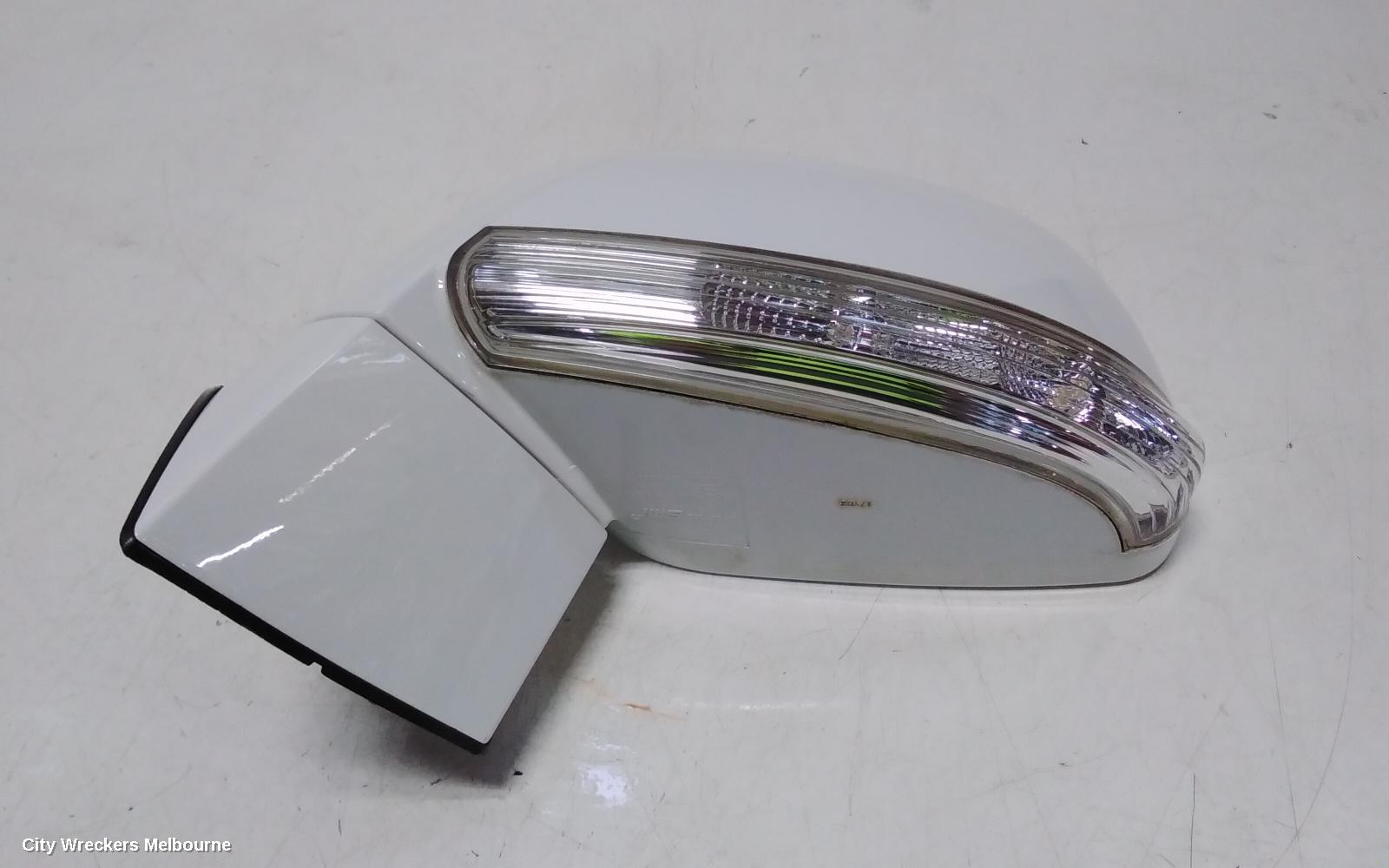 HOLDEN CAPTIVA LEFT DOOR MIRROR, CG, W/ BLINDSPOT DETECTION TYPE, 10/2015 - 06/2018