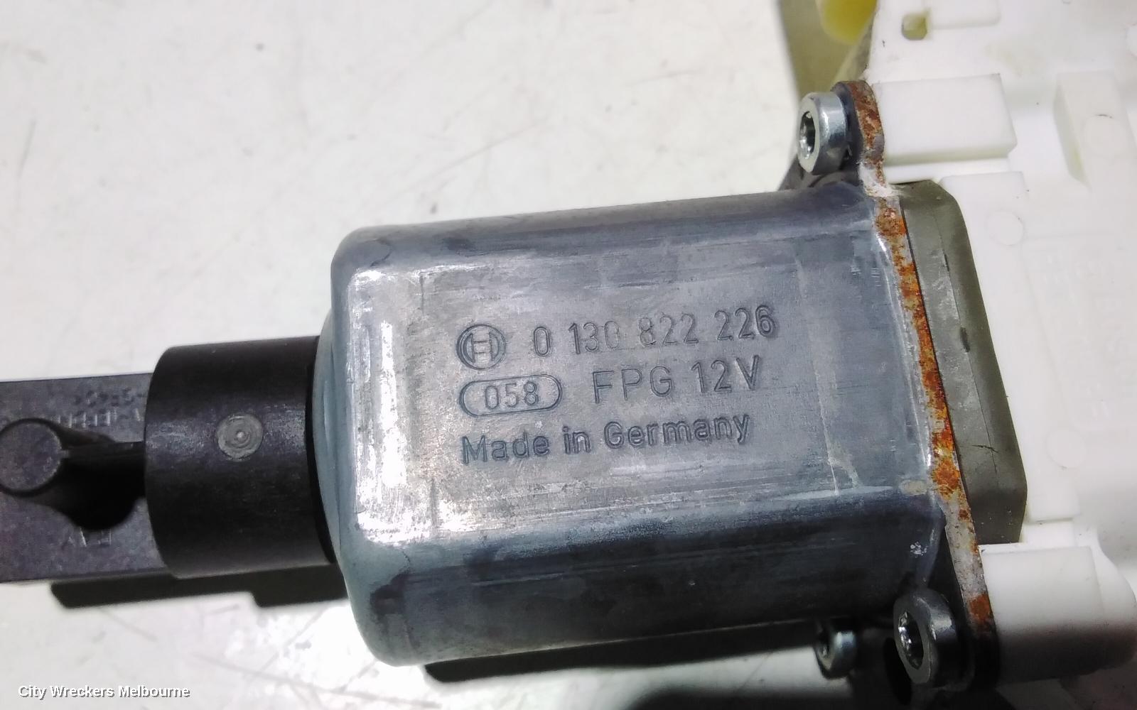 BMW X1 LEFT FRONT WINDOW REG/MOTOR, E84, 04/2010 - 07/2015