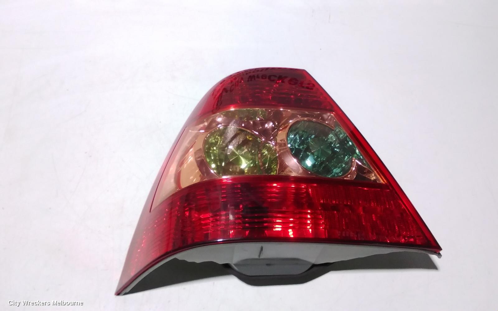 TOYOTA COROLLA LEFT TAILLIGHT, ZZE122, SEDAN, LENS# 02-91 FARBA, 04/2004 - 06/2007