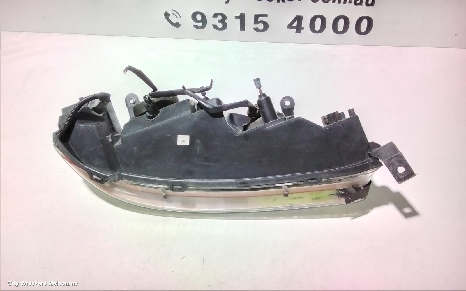 TOYOTA AVALON LEFT HEADLAMP, MCX10R, 10/2003 - 06/2005