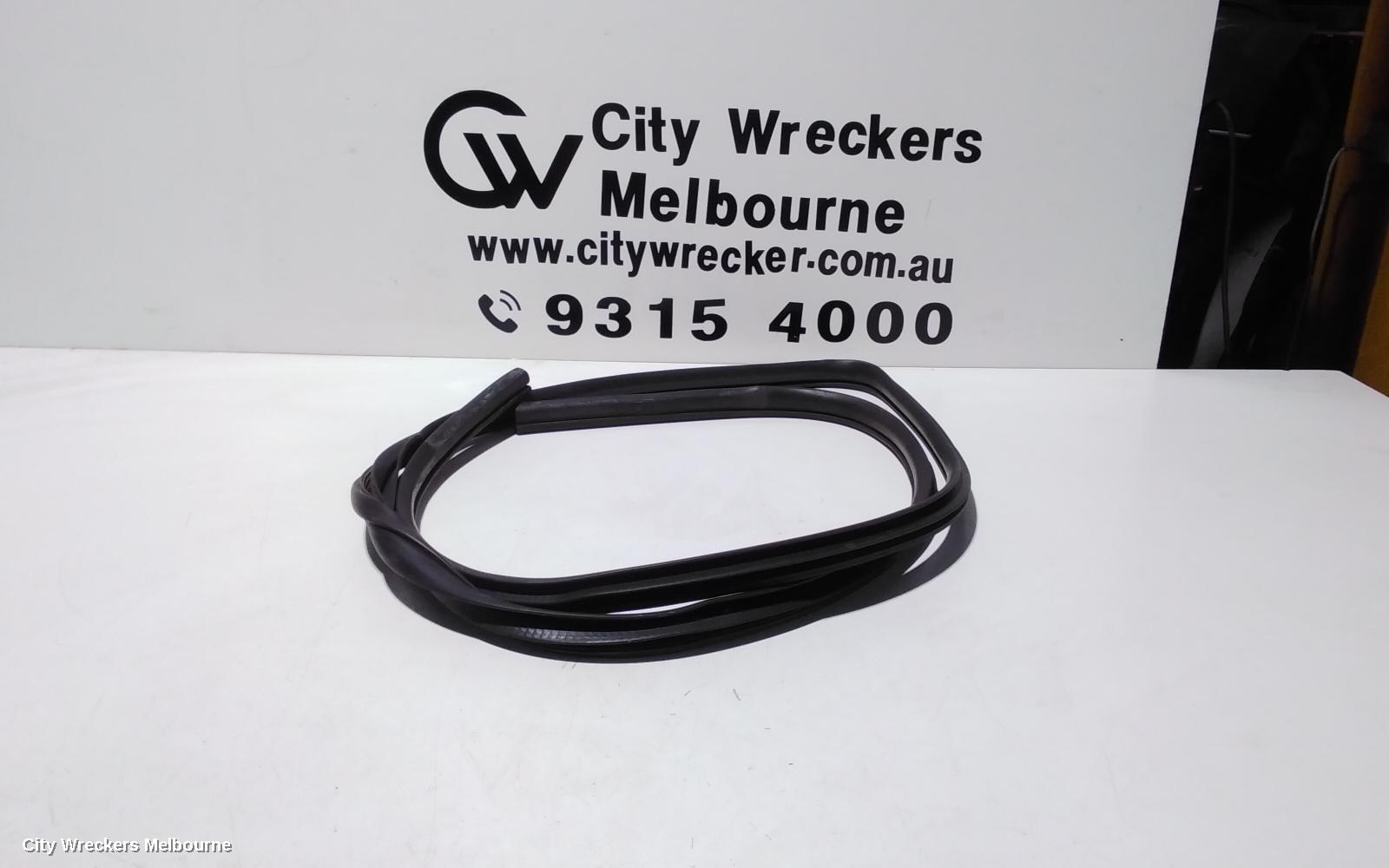 DODGE JOURNEY SEAL, : 105380, RIGHT FRONT RUBBER SEAL, JC, 05/2008 - 12/2016