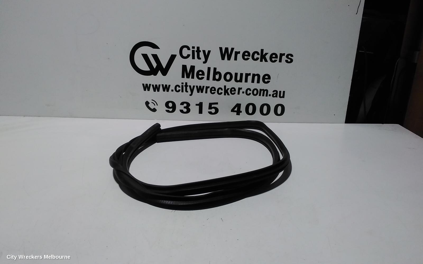 DODGE JOURNEY SEAL, : 105380, RIGHT FRONT RUBBER SEAL, JC, 05/2008 - 12/2016