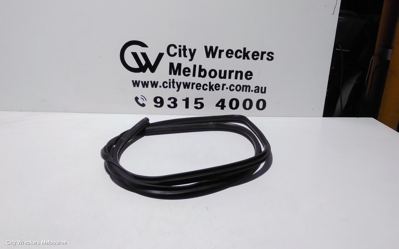 DODGE JOURNEY SEAL, : 105380, RIGHT FRONT RUBBER SEAL, JC, 05/2008 - 12/2016
