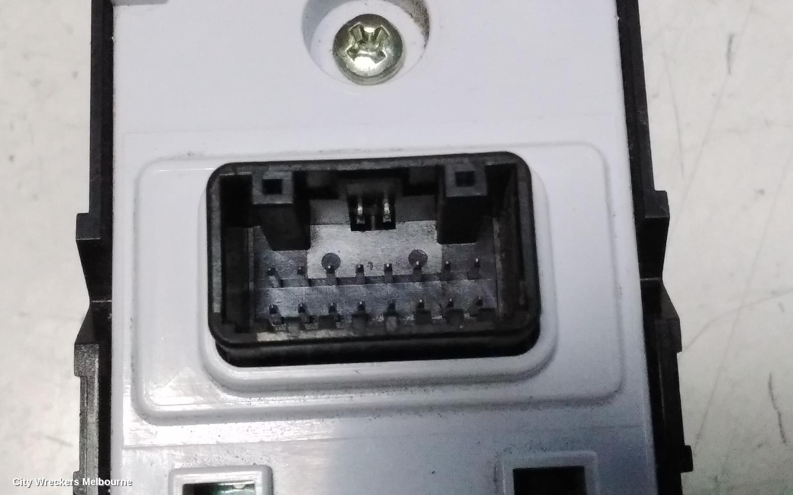 HYUNDAI I30 PWR DR WIND SWITCH, RH FRONT (MASTER SWITCH), PD, NON AUTO DOWN ON ALL SIDE TYPE, 03/2017 ONWARDS