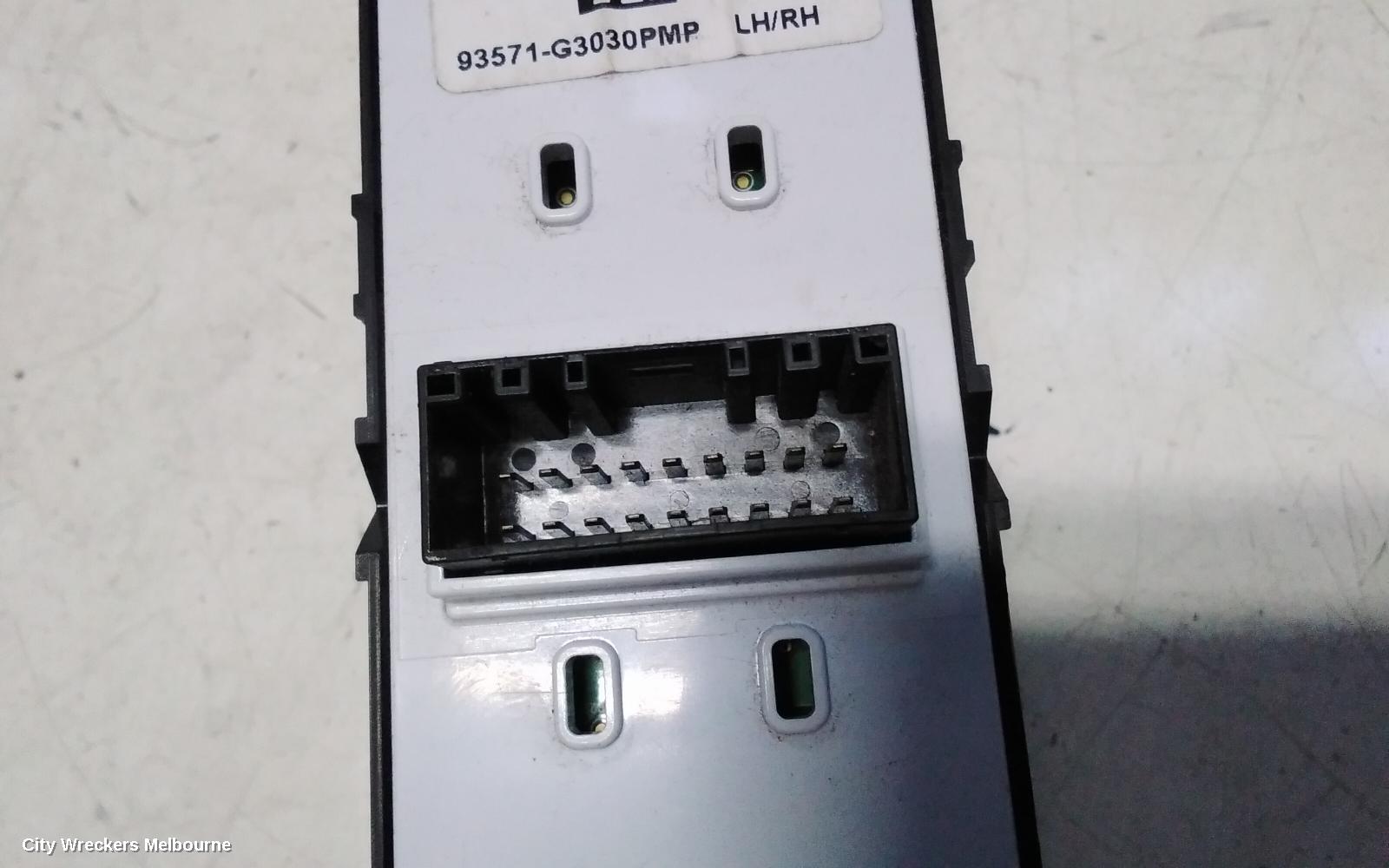 HYUNDAI I30 PWR DR WIND SWITCH, RH FRONT (MASTER SWITCH), PD, NON AUTO DOWN ON ALL SIDE TYPE, 03/2017 ONWARDS