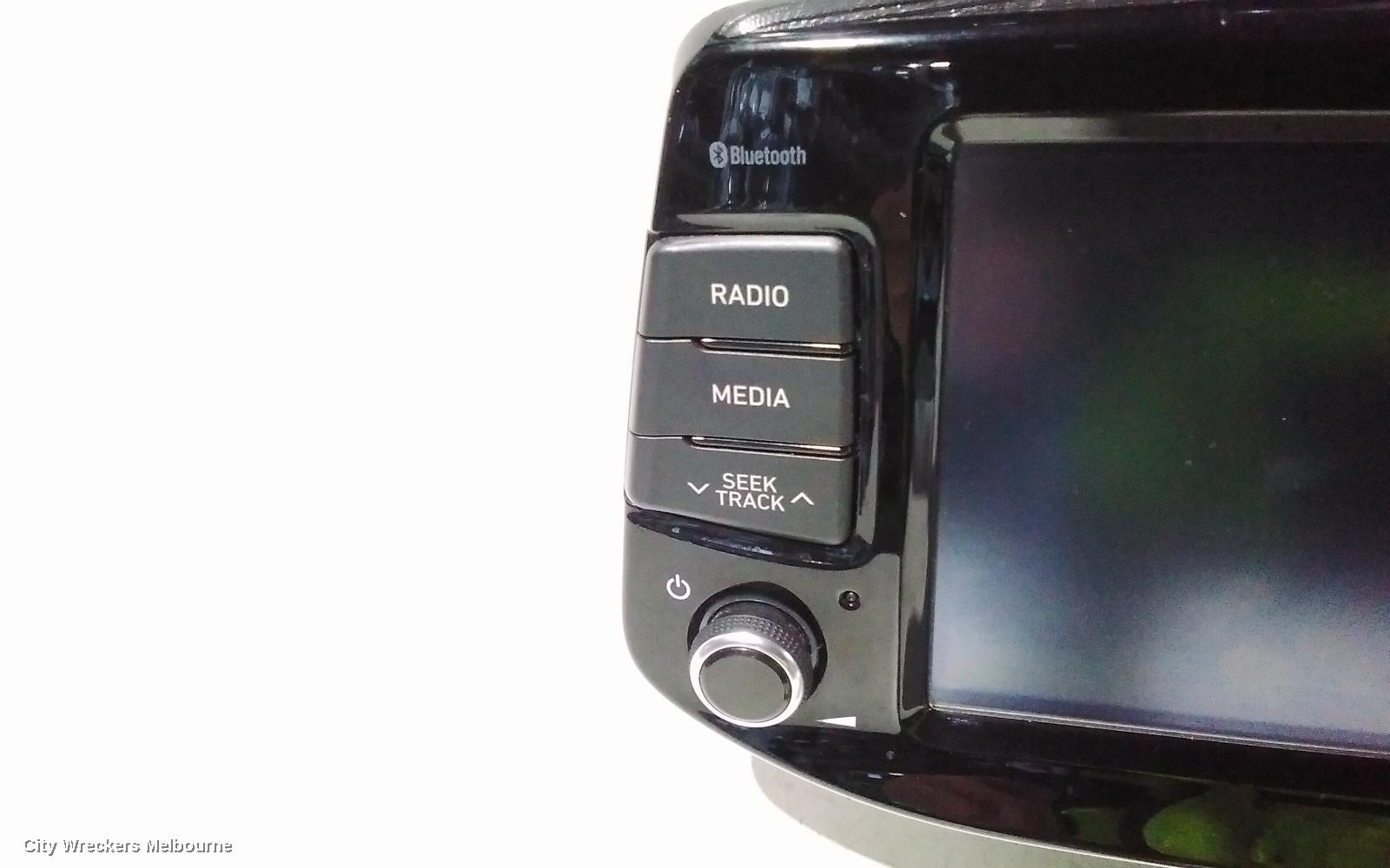 HYUNDAI I30 RADIO/CD/DVD/SAT/TV, HEAD UNIT & DISPLAY, 8 IN, SAT NAV/PREMIUM AUDIO TYPE, (S. KOREA VIN KMHH), PD, HATCH, 03/2017 - 07/2020