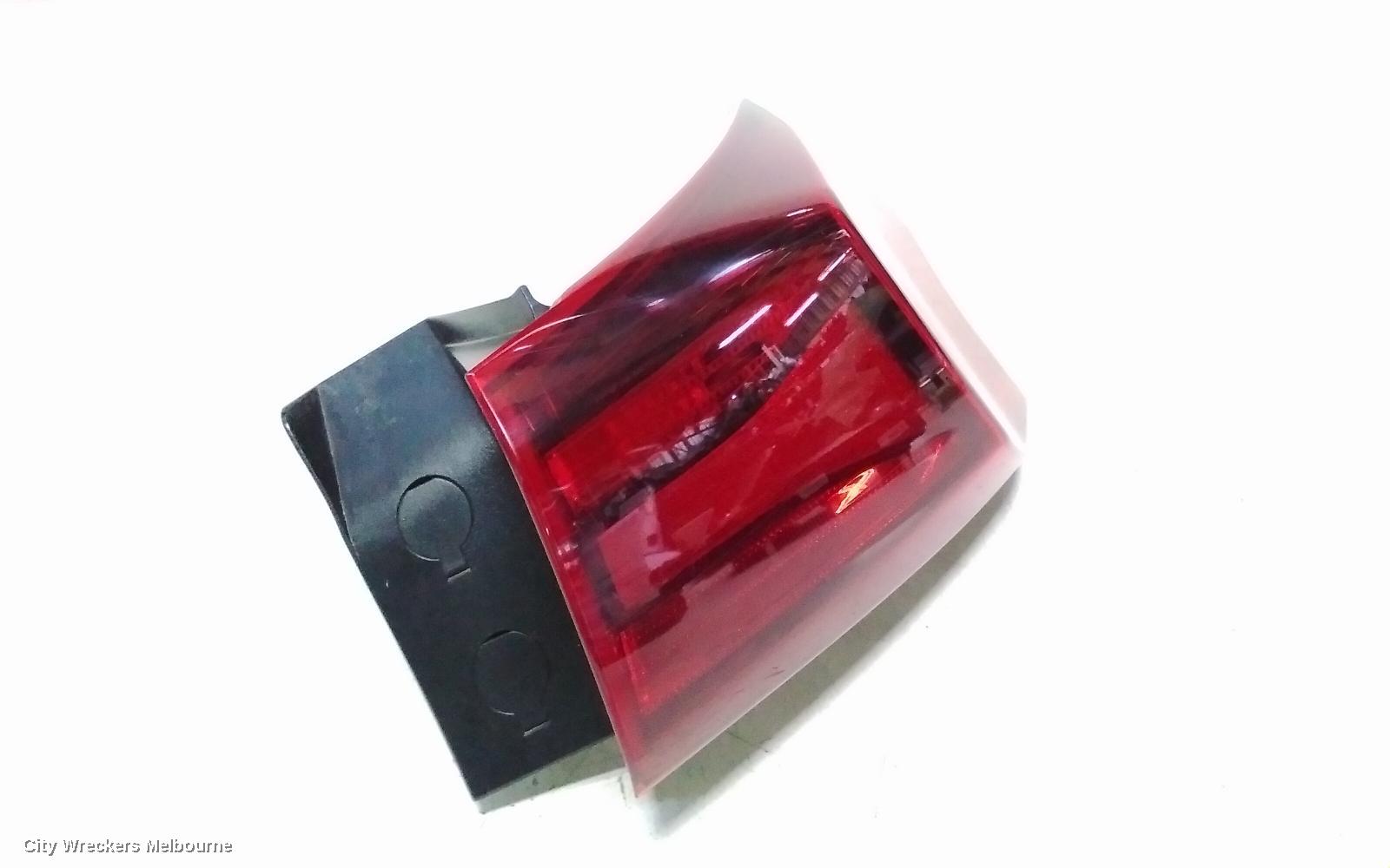 HYUNDAI SANTA FE RIGHT TAILLIGHT, IN BODY, NON LED TYPE, TM, 10/2020 ONWARDS