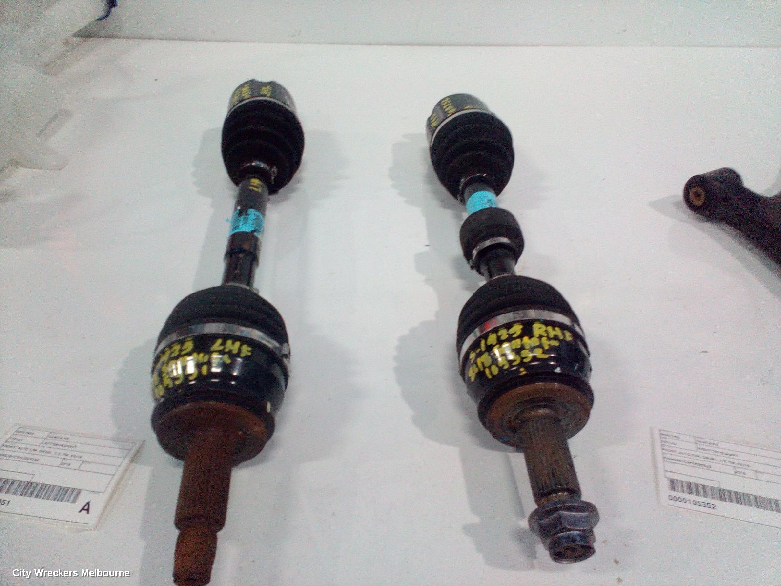 HYUNDAI SANTA FE RIGHT DRIVESHAFT, FRONT, AUTO T/M, DIESEL, 2.2, TM, 03/2018 ONWARDS