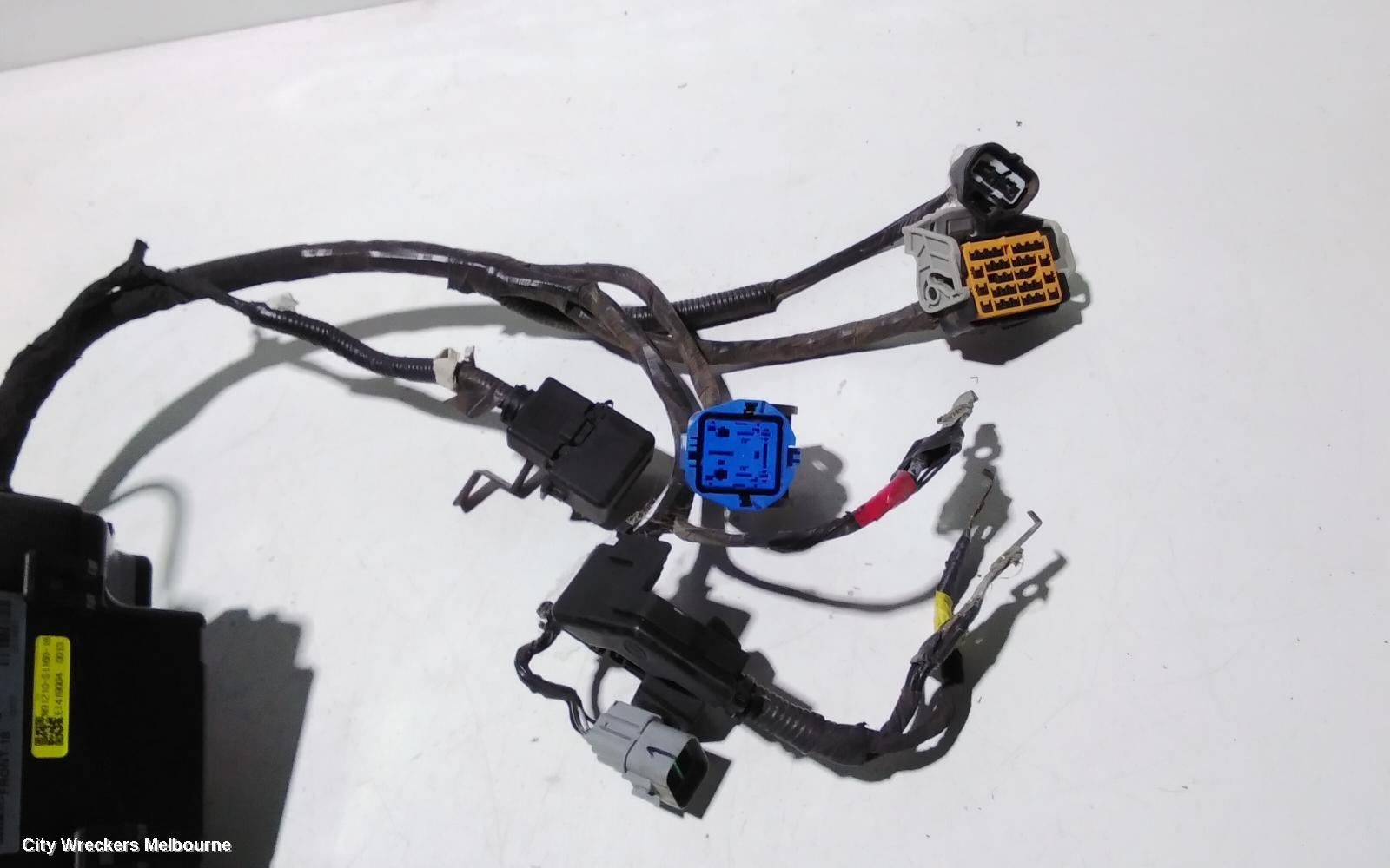 HYUNDAI SANTA FE FUSE BOX, ENGINE BAY, 2.2, DIESEL, TM, 03/2018 ONWARDS