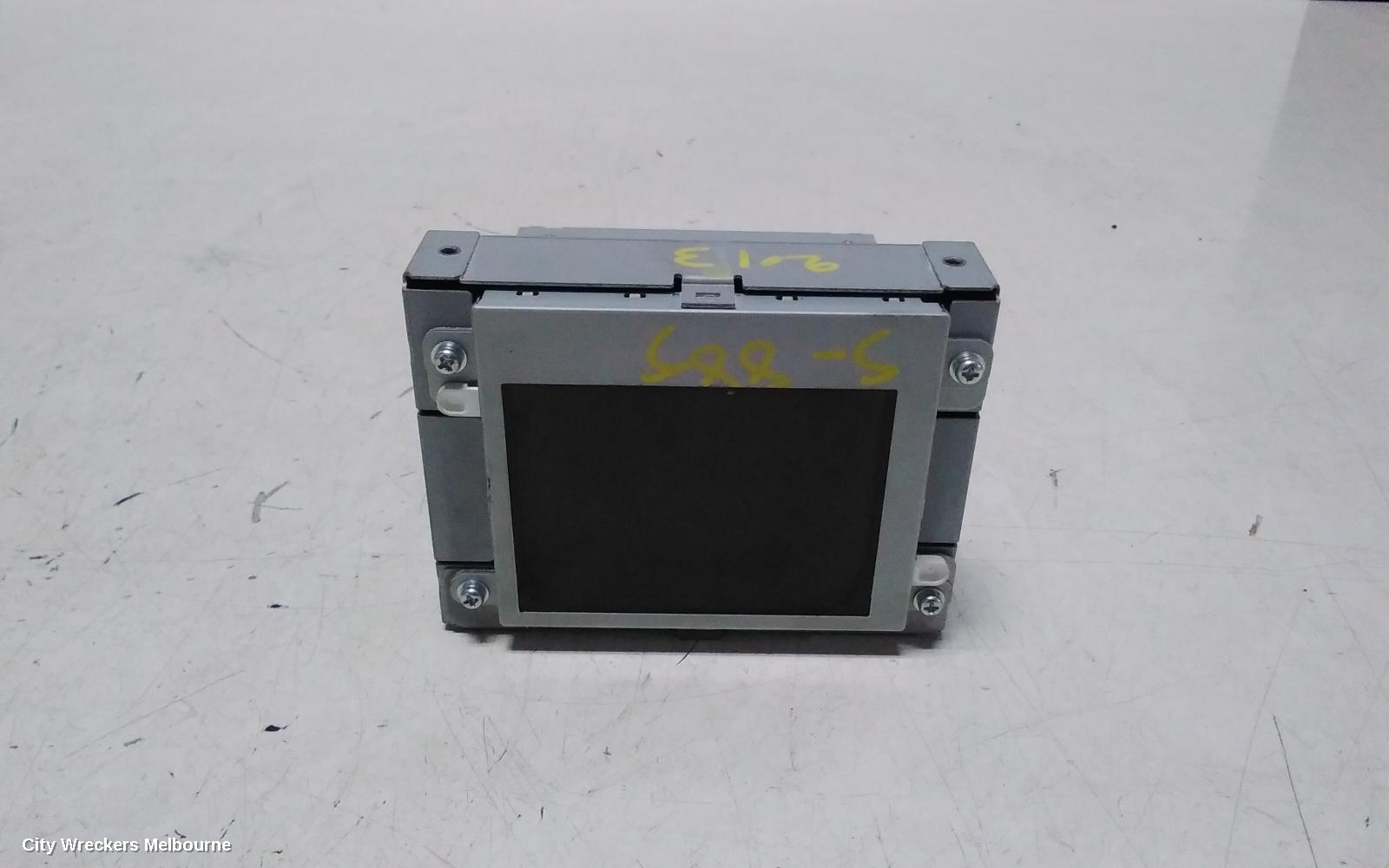 TOYOTA KLUGER RADIO/CD/DVD/SAT/TV, DVD PLAYER, GSU40-GSU45, 05/2007 - 02/2014