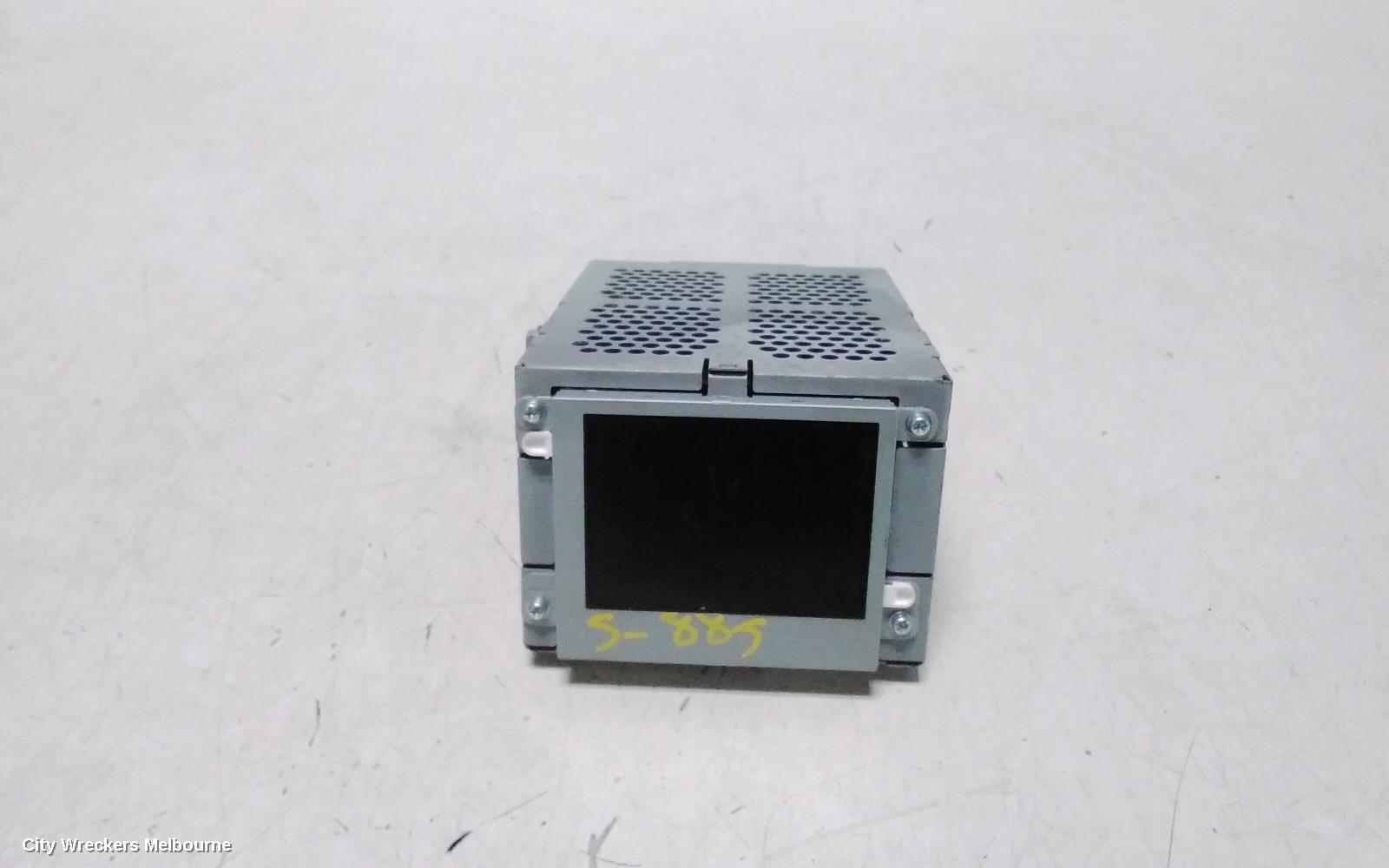 TOYOTA KLUGER RADIO/CD/DVD/SAT/TV, DVD PLAYER, GSU40-GSU45, 05/2007 - 02/2014