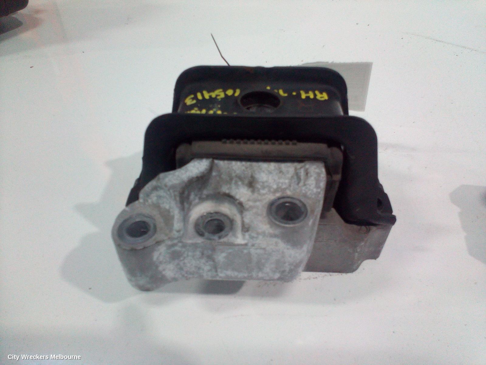 MITSUBISHI OUTLANDER MOUNT, ZJ, 10/2012 - 03/2015