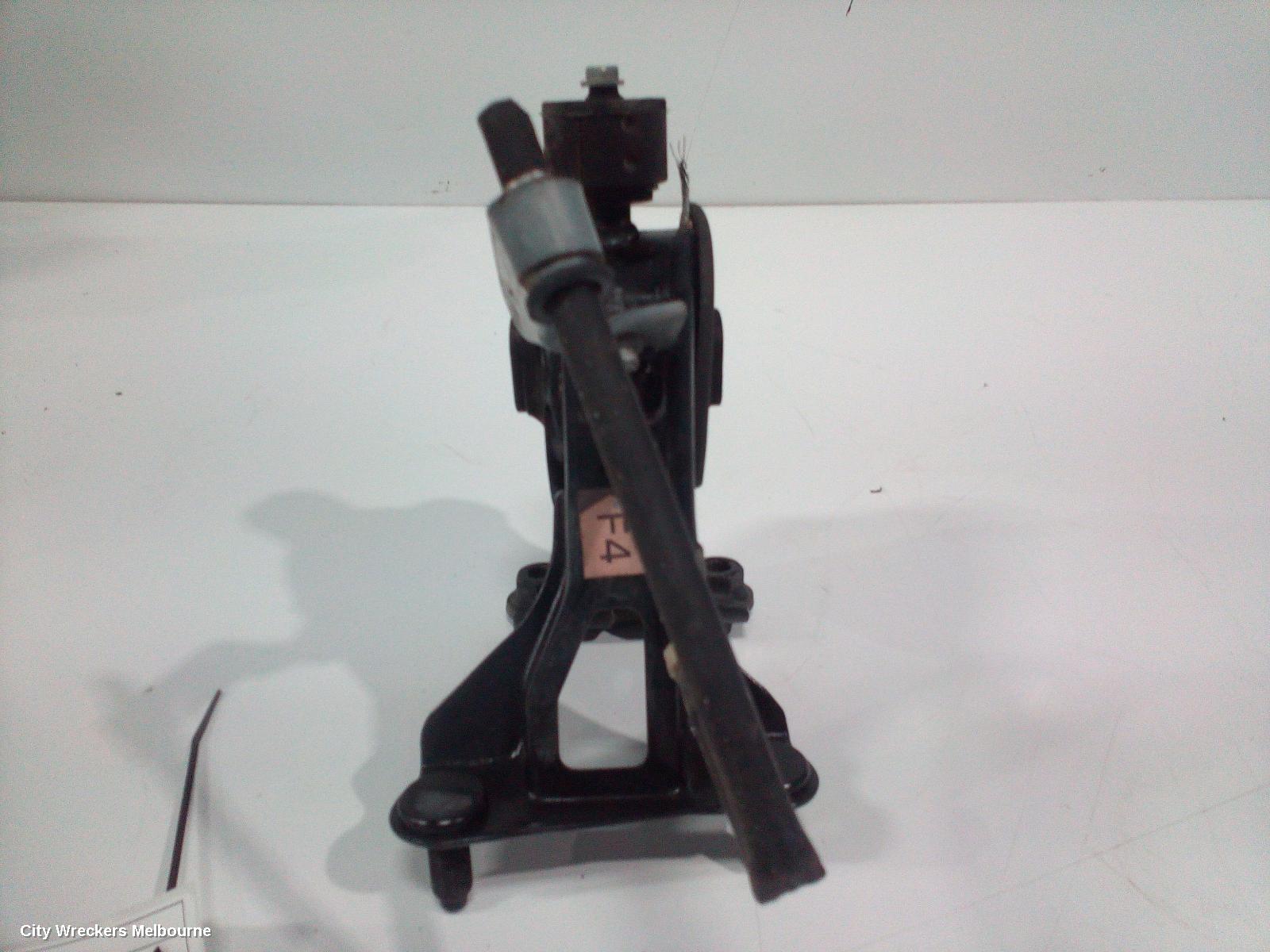 TOYOTA COROLLA MOUNT, ZRE182R 10/2012 - 06/2018