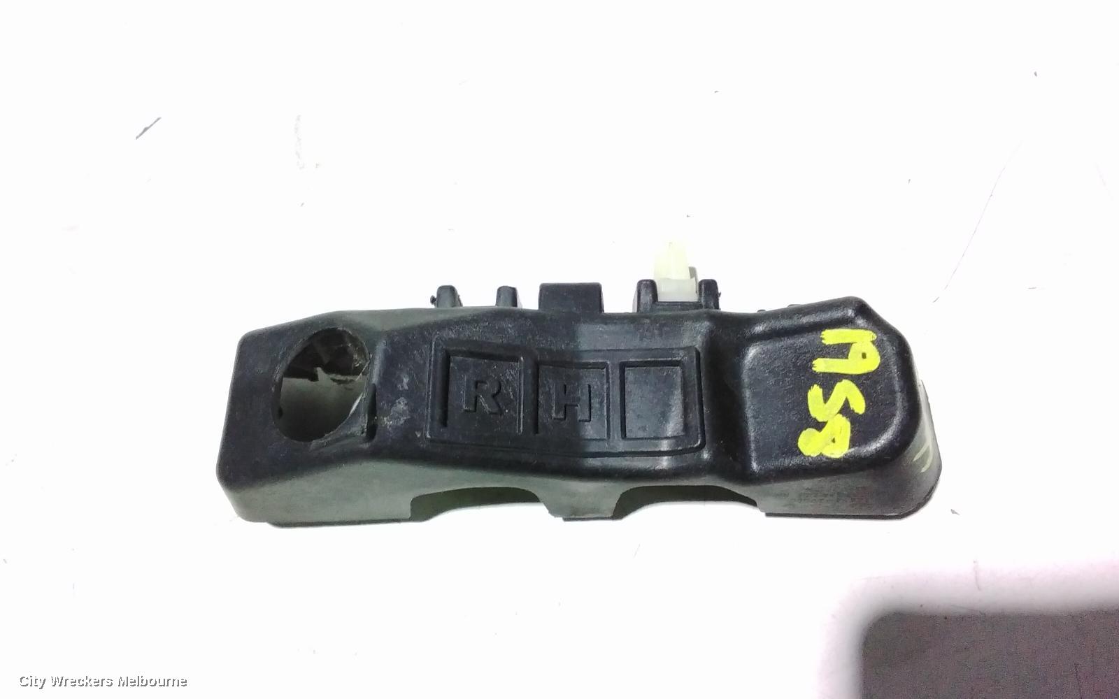 HYUNDAI VELOSTER, FS, 10/2011 - 08/2019, RHF BAR BRAKET: 105548