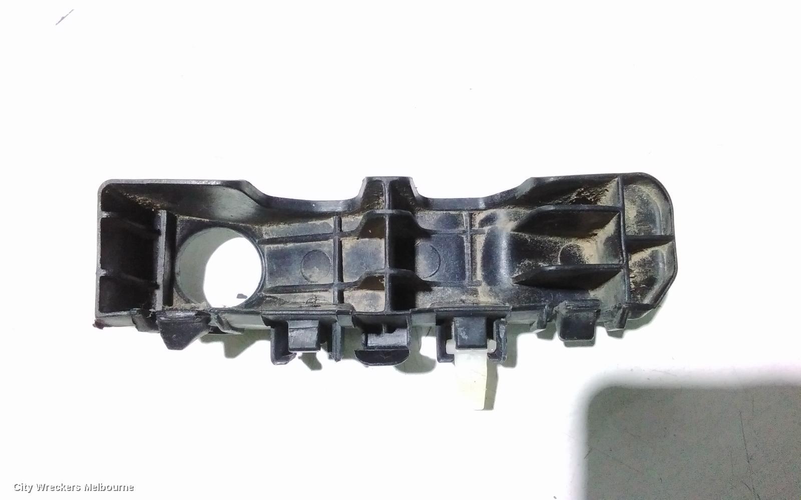 HYUNDAI VELOSTER, FS, 10/2011 - 08/2019, RHF BAR BRAKET: 105548