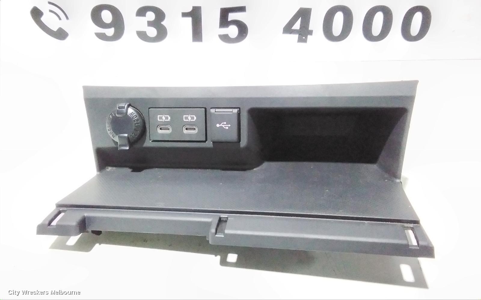 TOYOTA KLUGER, XU70 SERIES, 03/2021 ONWARDS, AUX: 105561