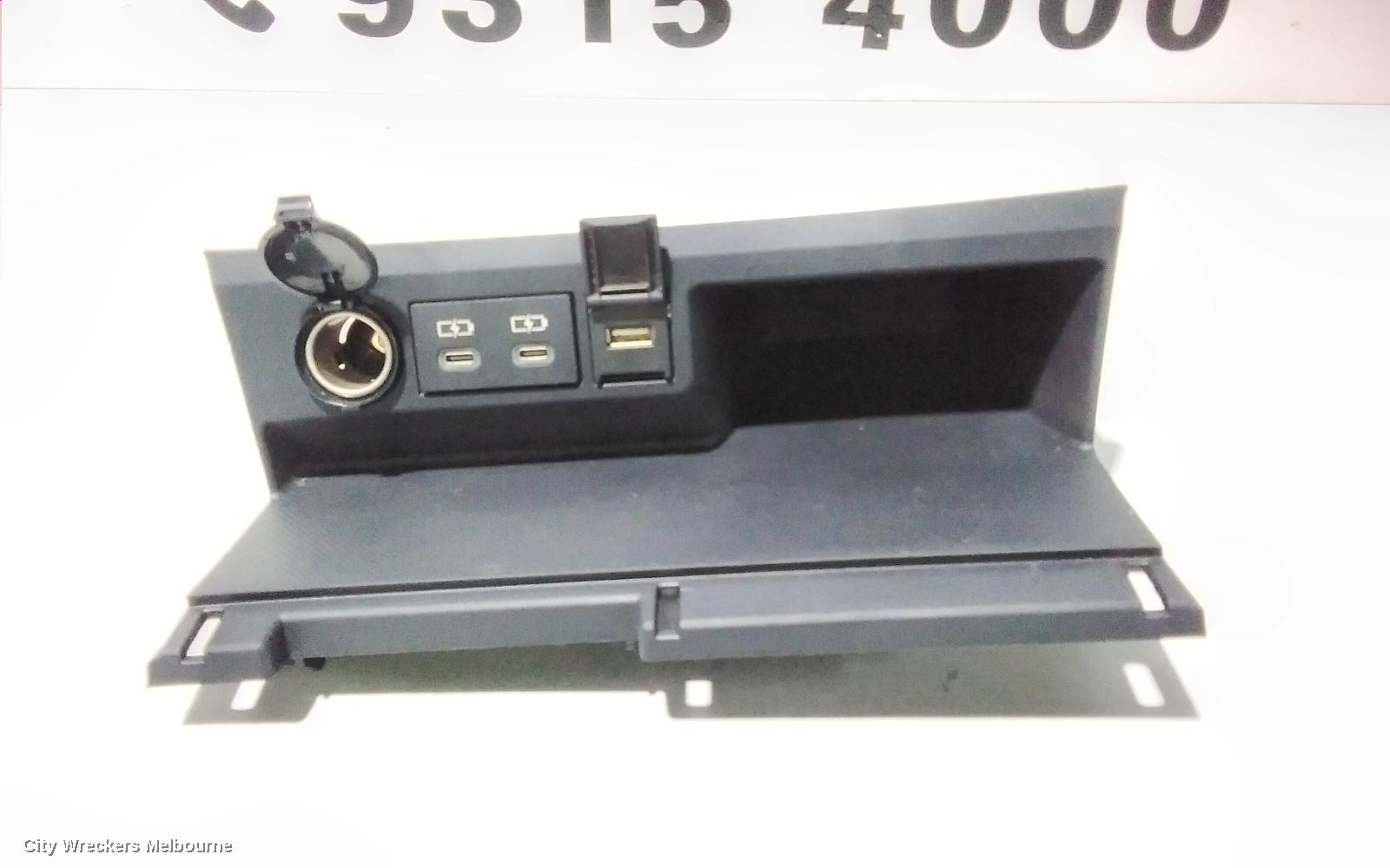 TOYOTA KLUGER, XU70 SERIES, 03/2021 ONWARDS, AUX: 105561