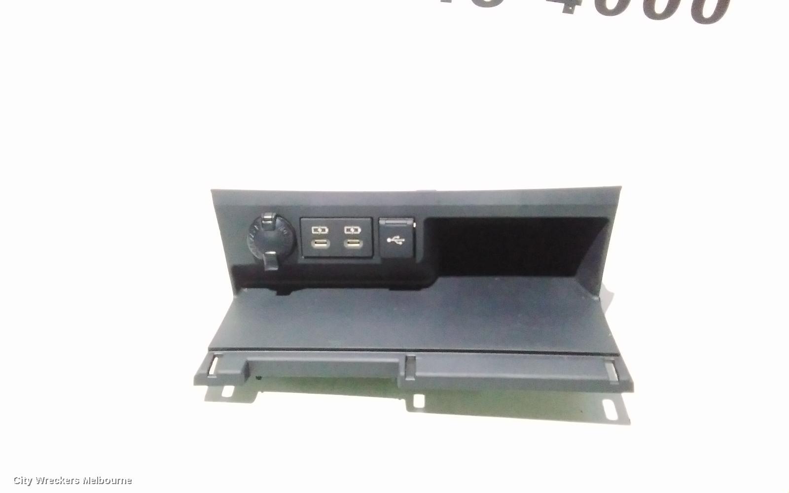 TOYOTA KLUGER, XU70 SERIES, 03/2021 ONWARDS, AUX: 105561
