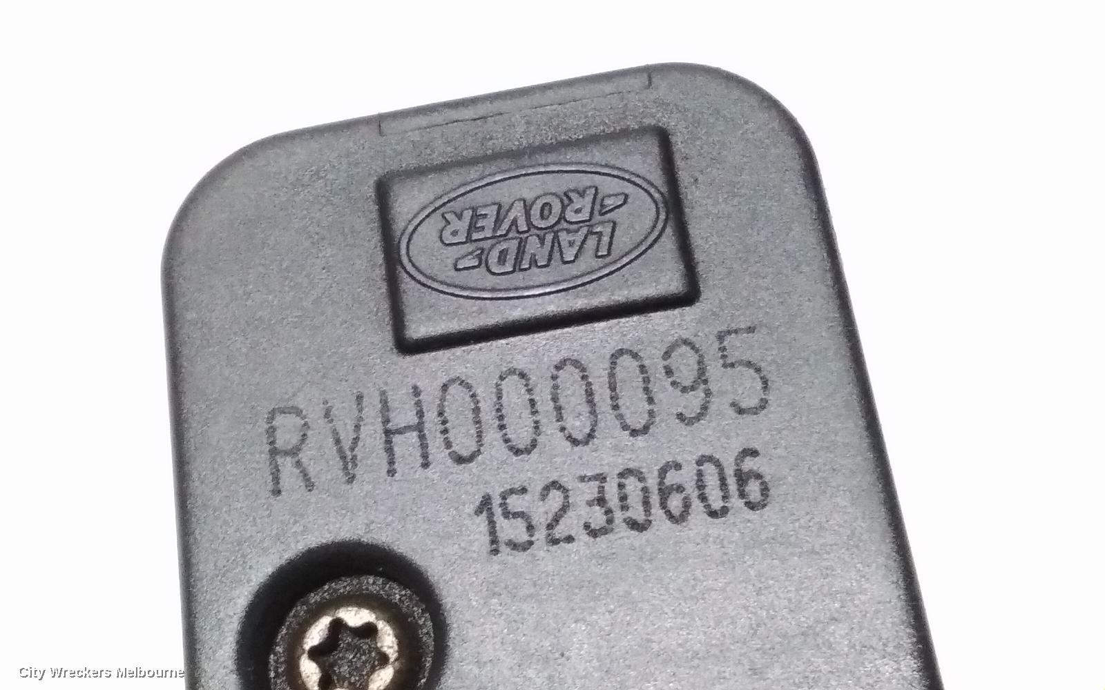 LAND ROVER RANGEROVER SPORT AIR RIDE COMPRESSOR, LEVELLING VALVE BLOCK-REAR, L320, 08/2005 - 12/2013