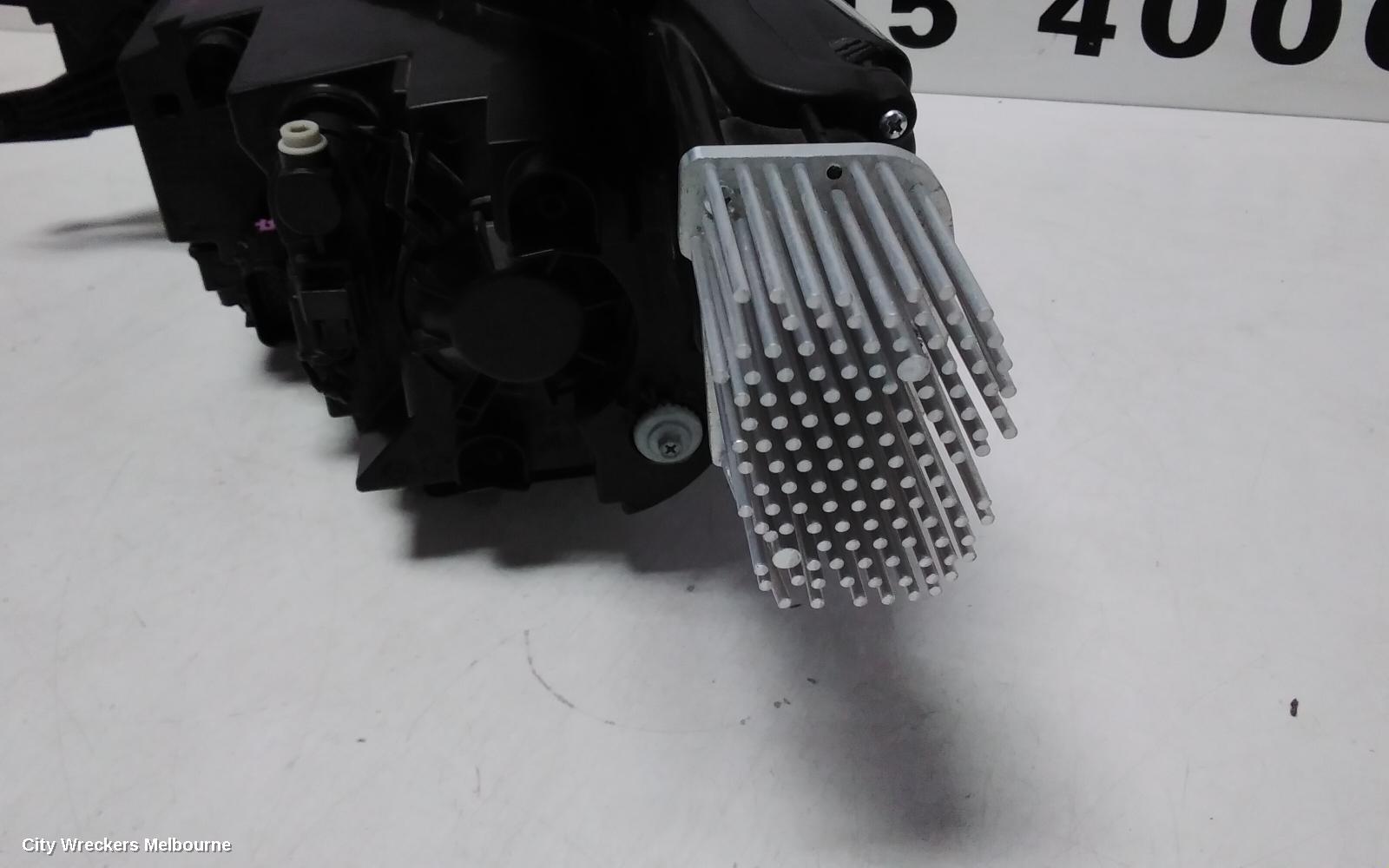 MG ZS RIGHT HEADLAMP, AZS1, ZST TYPE, LED TYPE, 06/2022 ONWARDS