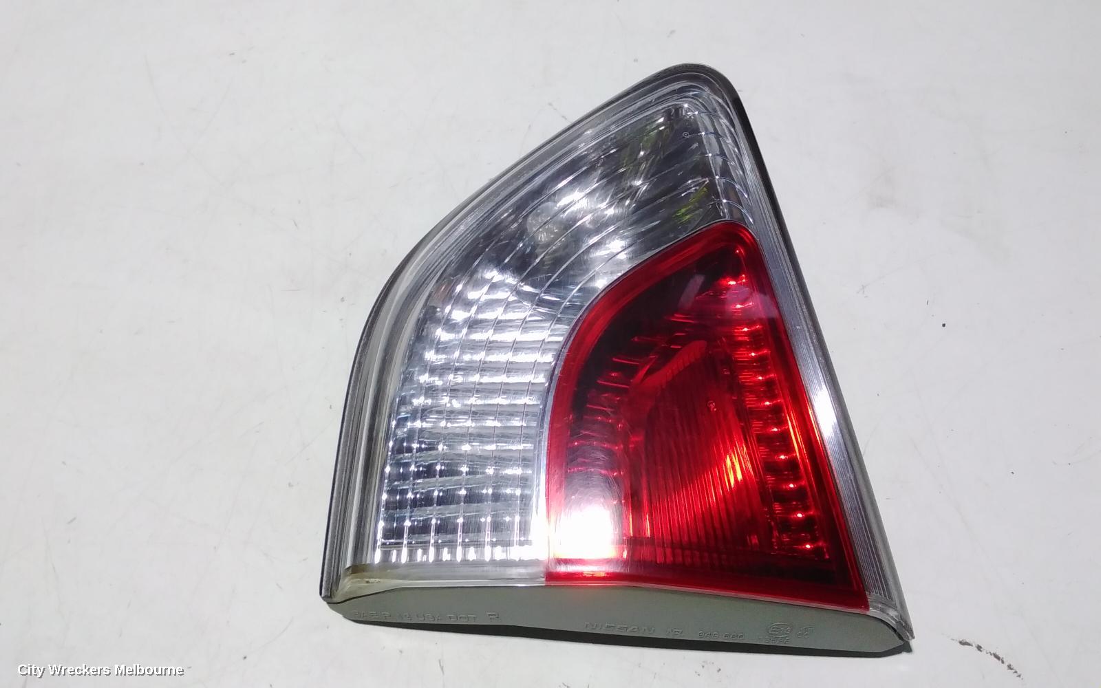 NISSAN PATHFINDER REAR GARNISH, TAILGATE LAMP (RH SIDE), R52, 06/2013 - 11/2016