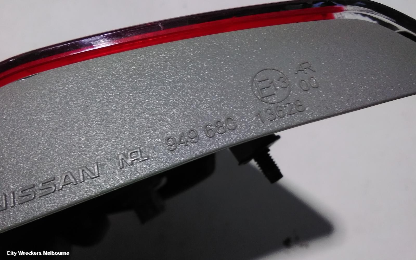 NISSAN PATHFINDER REAR GARNISH, TAILGATE LAMP (RH SIDE), R52, 06/2013 - 11/2016