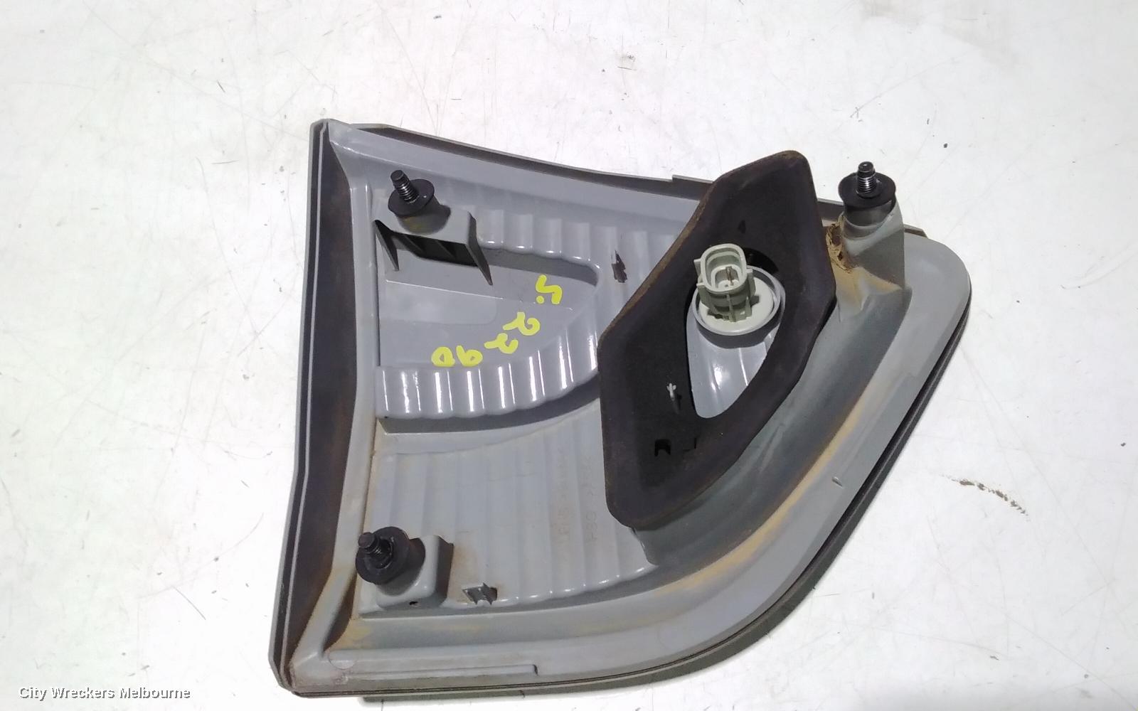 NISSAN PATHFINDER REAR GARNISH, TAILGATE LAMP (RH SIDE), R52, 06/2013 - 11/2016