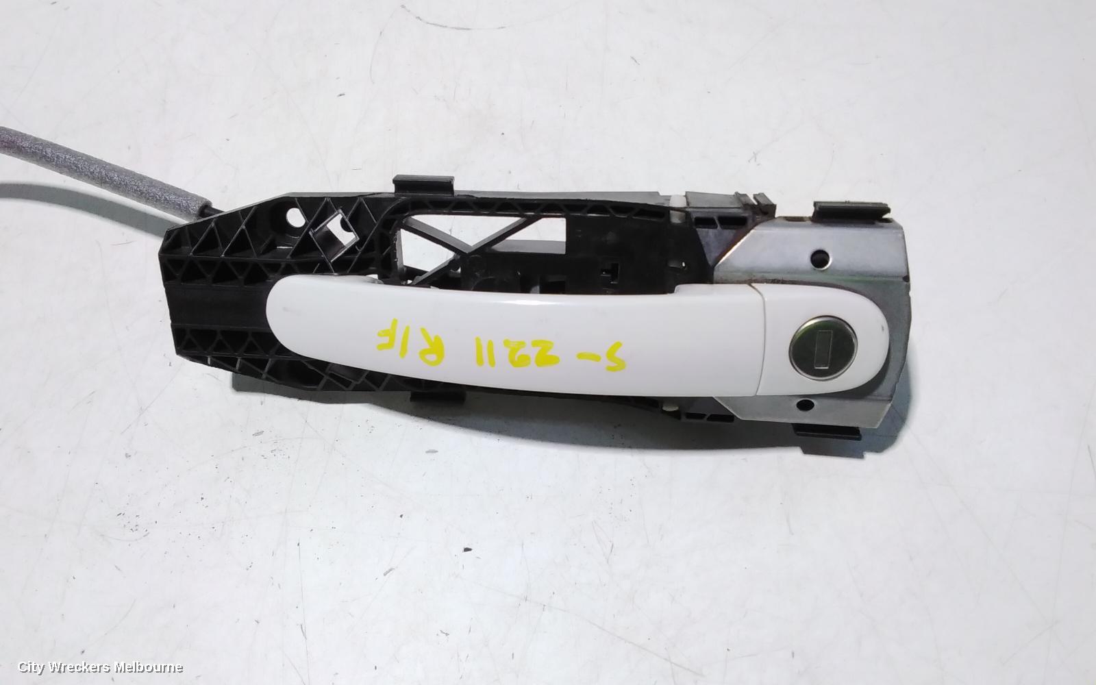 VOLKSWAGEN POLO DOOR HANDLE, RH FRONT, OUTER, 6R, 05/2010 - 09/2017