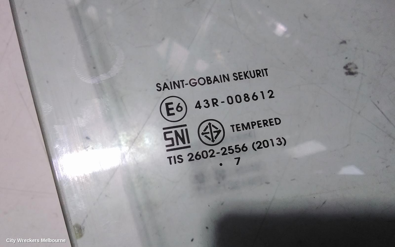 MITSUBISHI PAJERO RIGHT FRONT DOOR WINDOW, QE, PAJERO SPORT, 10/2015 ONWARDS