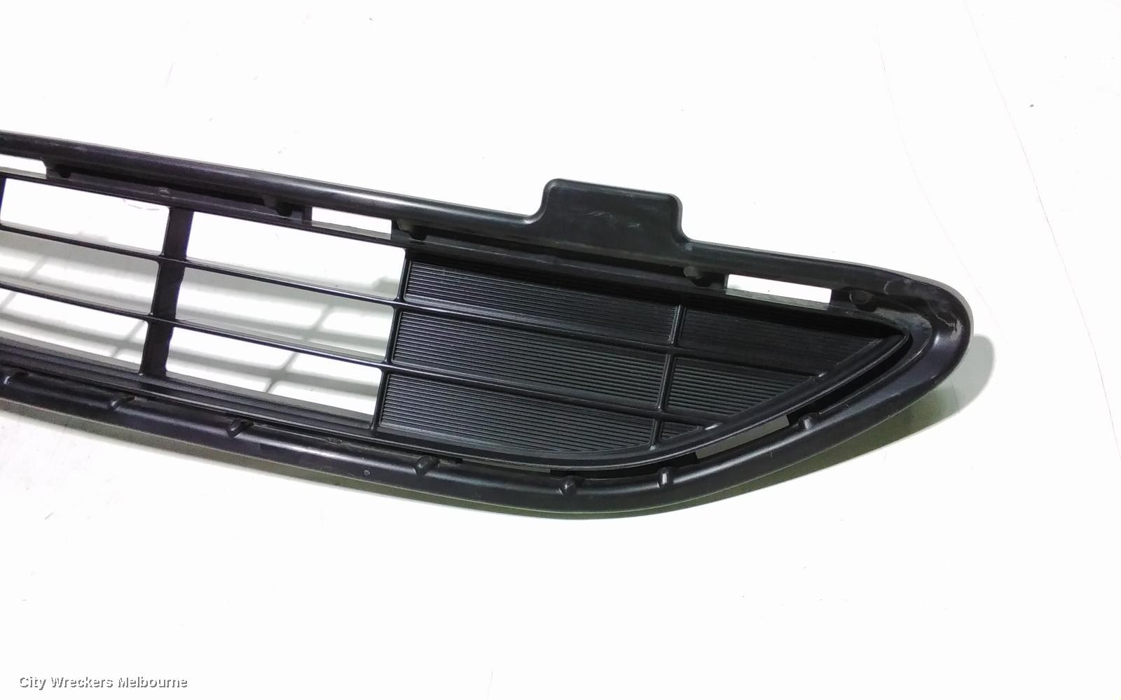 TOYOTA RAV4 GRILLE, RADIATOR GRILLE (LOWER), XA40, 10/2015 - 11/2018