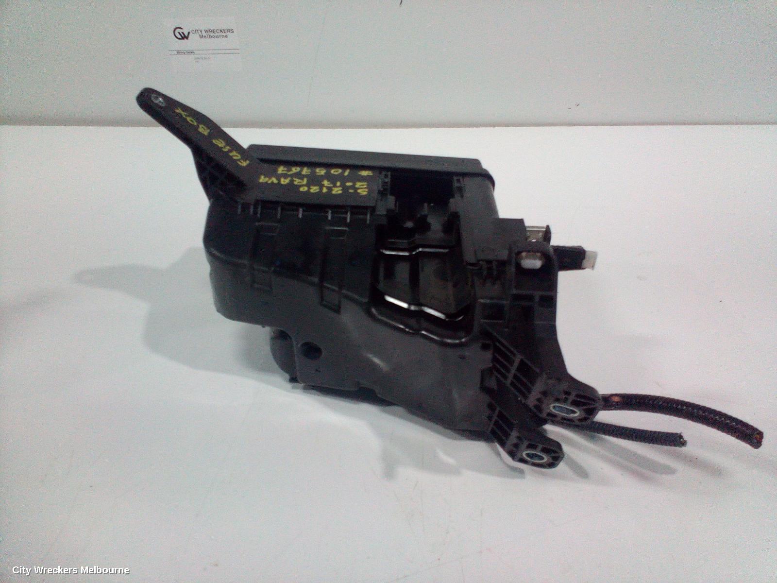 TOYOTA RAV4 FUSE BOX, ENGINE BAY, ALA49R, DIESEL, LH SIDE, 12/2012 - 11/2018
