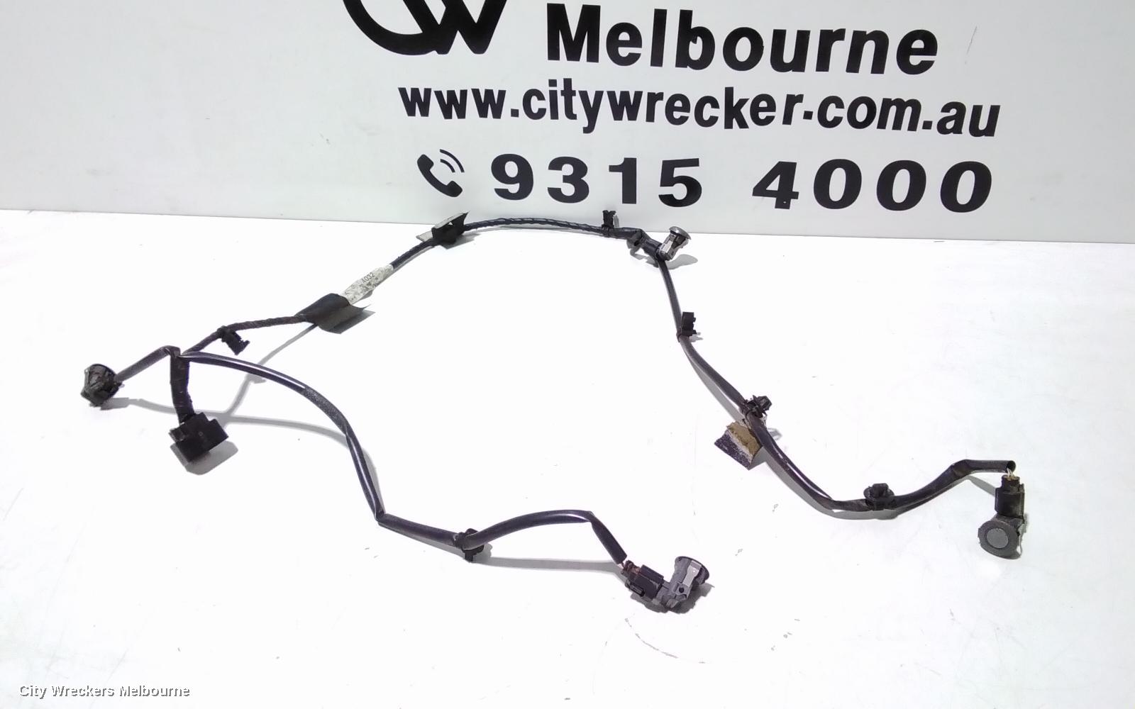 MITSUBISHI OUTLANDER, ZH, 09/2009 - 10/2012, 4 PARKING SENSORS WITH WIRING LOOM: 105783