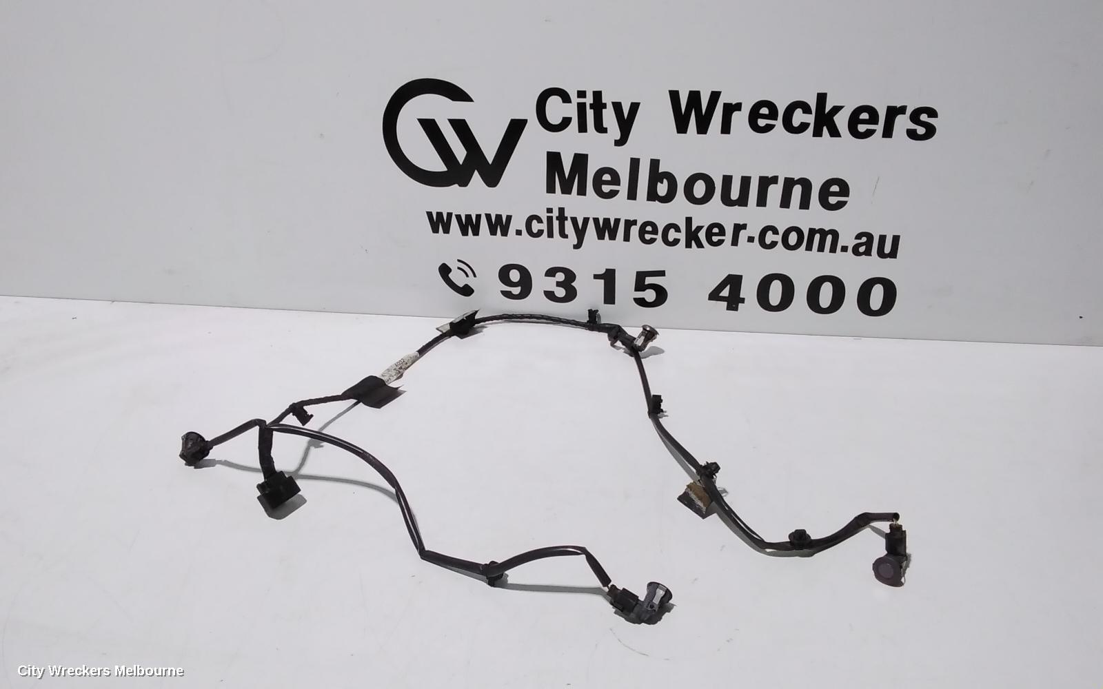 MITSUBISHI OUTLANDER, ZH, 09/2009 - 10/2012, 4 PARKING SENSORS WITH WIRING LOOM: 105783
