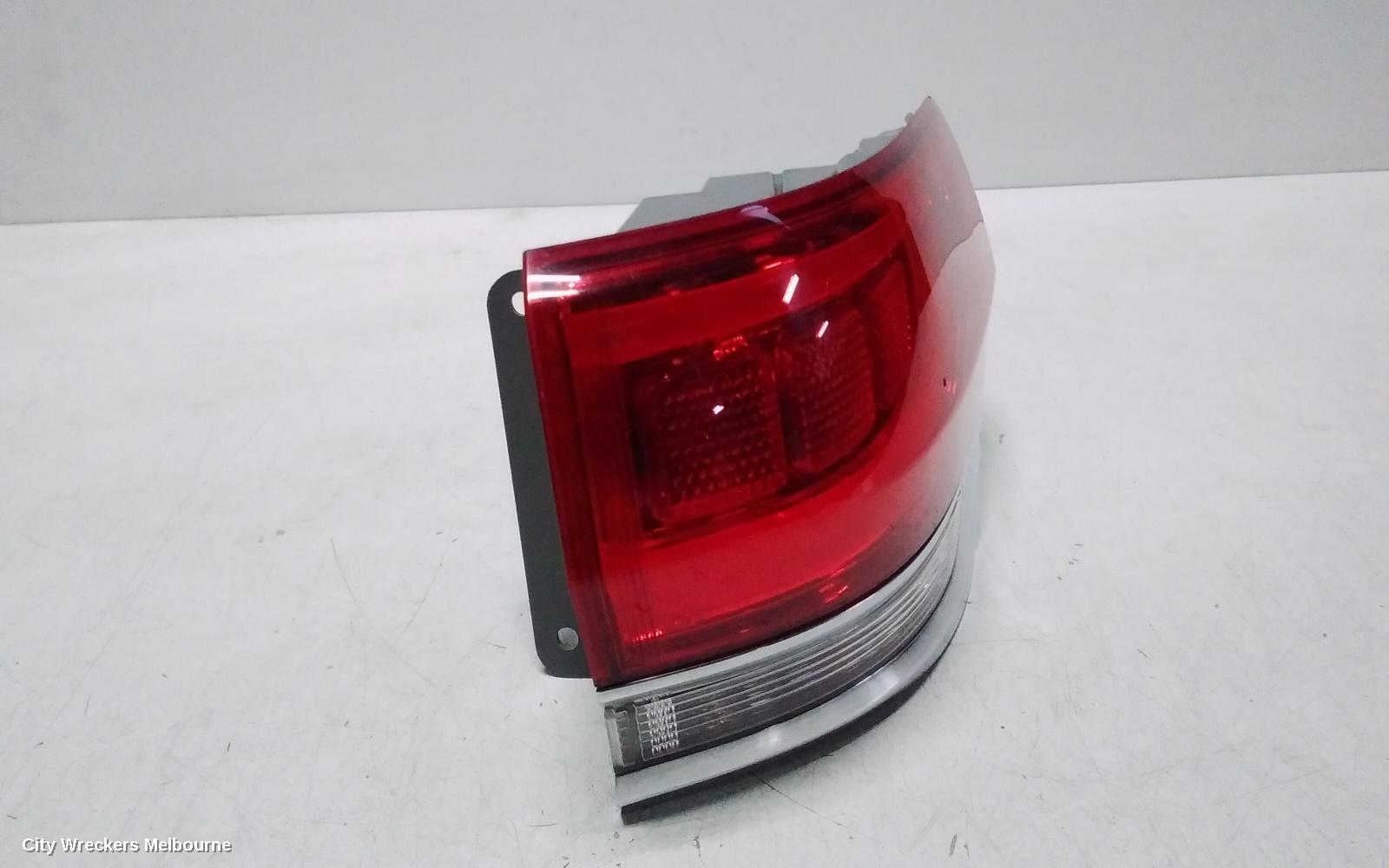 JEEP GRANDCHEROKEE RIGHT TAILLIGHT, WK, LAREDO/OVERLAND/LIMITED, W/ CHROME BEZEL, 04/2013 - 02/2022