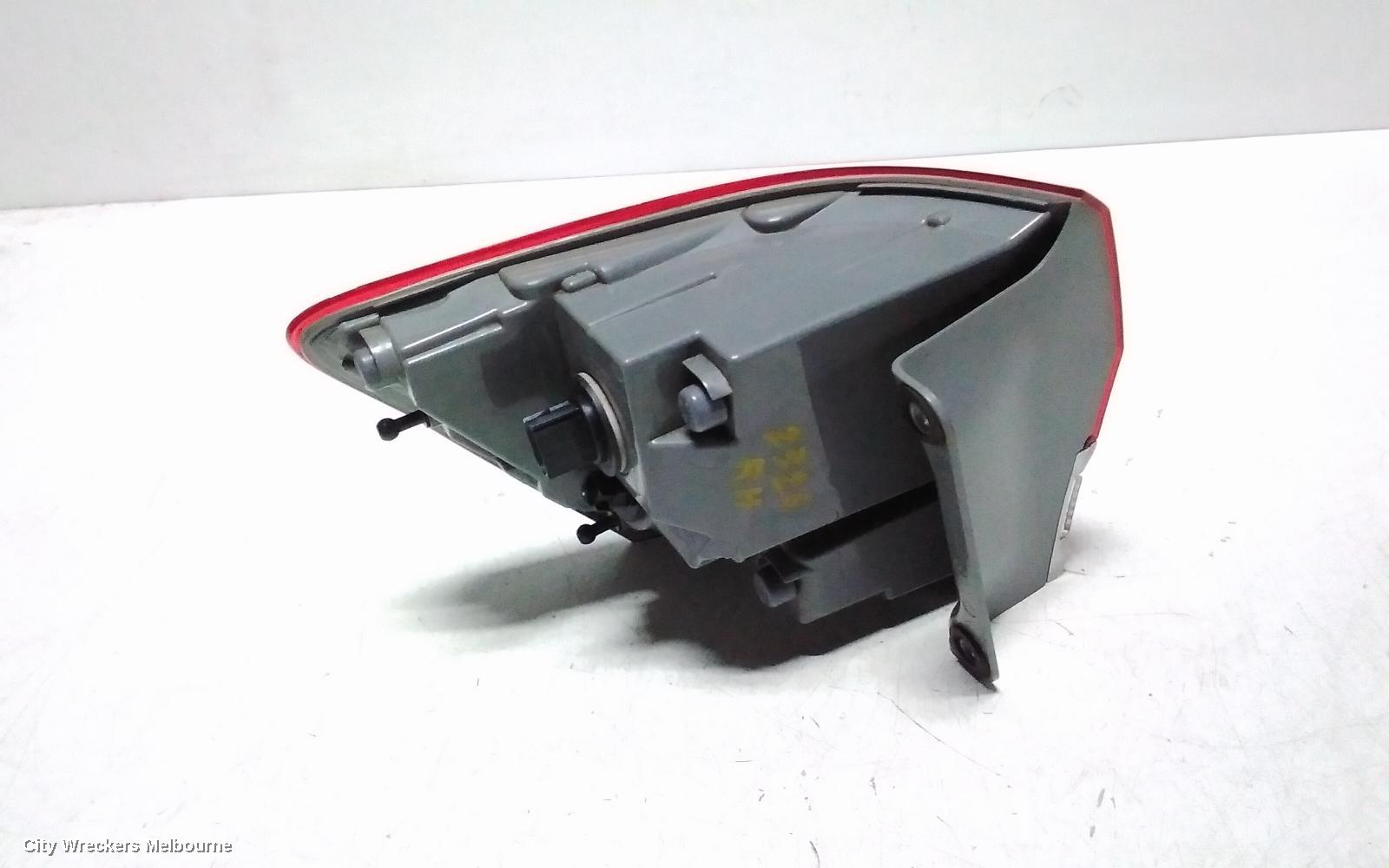 JEEP GRANDCHEROKEE RIGHT TAILLIGHT, WK, LAREDO/OVERLAND/LIMITED, W/ CHROME BEZEL, 04/2013 - 02/2022