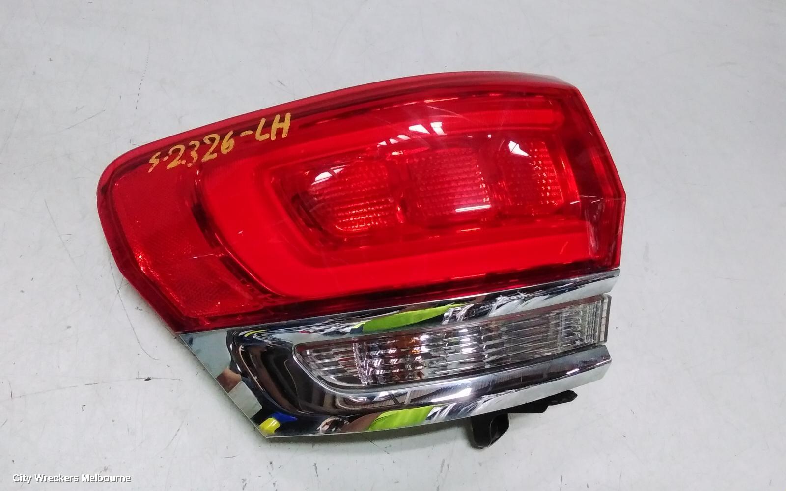 JEEP GRANDCHEROKEE LEFT TAILLIGHT, WK, LAREDO/OVERLAND/LIMITED, W/ CHROME BEZEL, 04/2013 - 02/2022