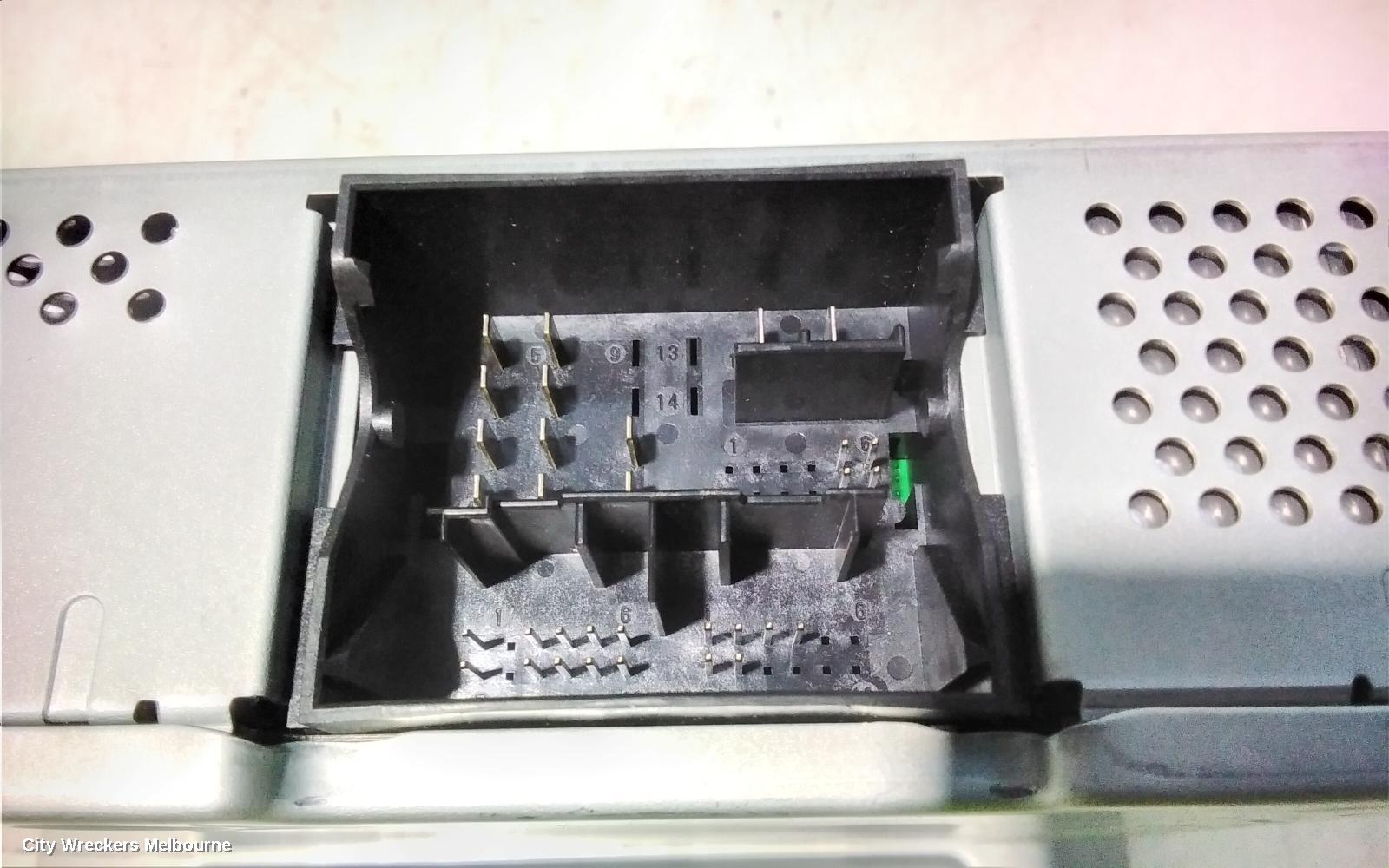 VOLKSWAGEN TRANSPORTER RADIO/CD/DVD/SAT/TV, DISPLAY COMPOSITION MEDIA, 6.33IN, T6, 07/2015 - 07/2020