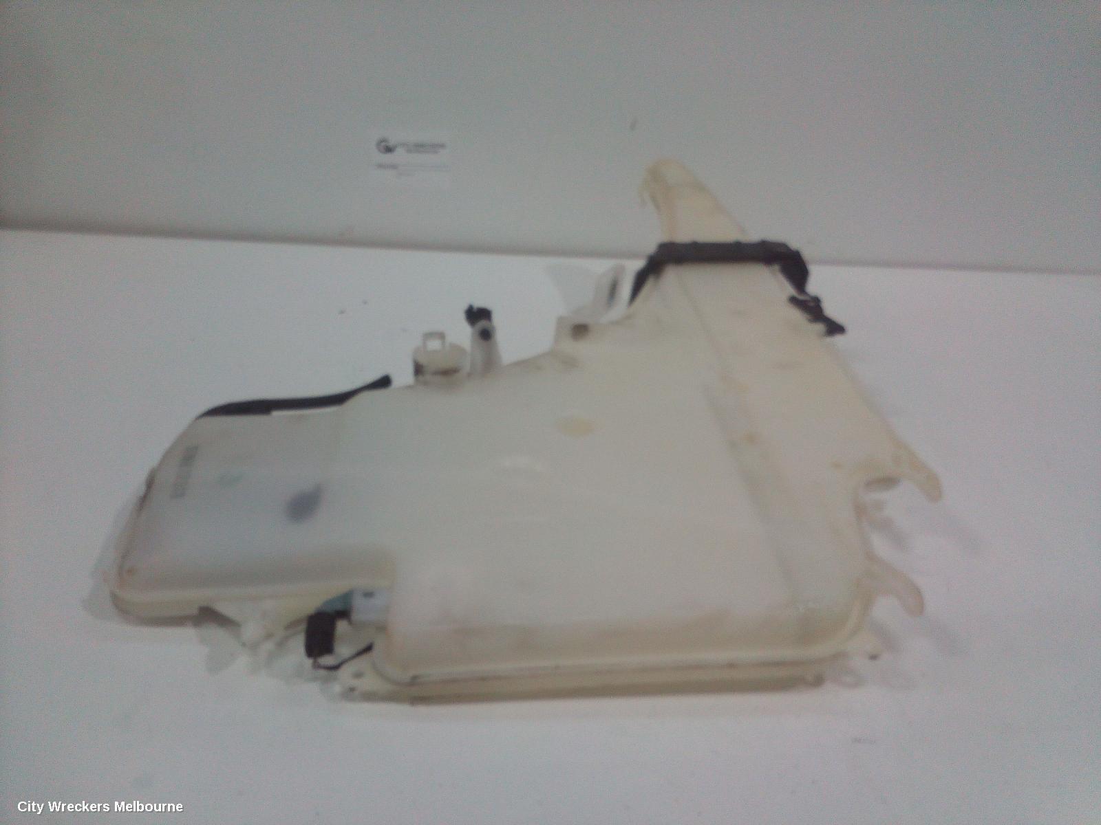 BMW X1 WASHER BOTTLE, E84, NON H/LAMP WASHER TYPE, 04/2010 - 07/2015