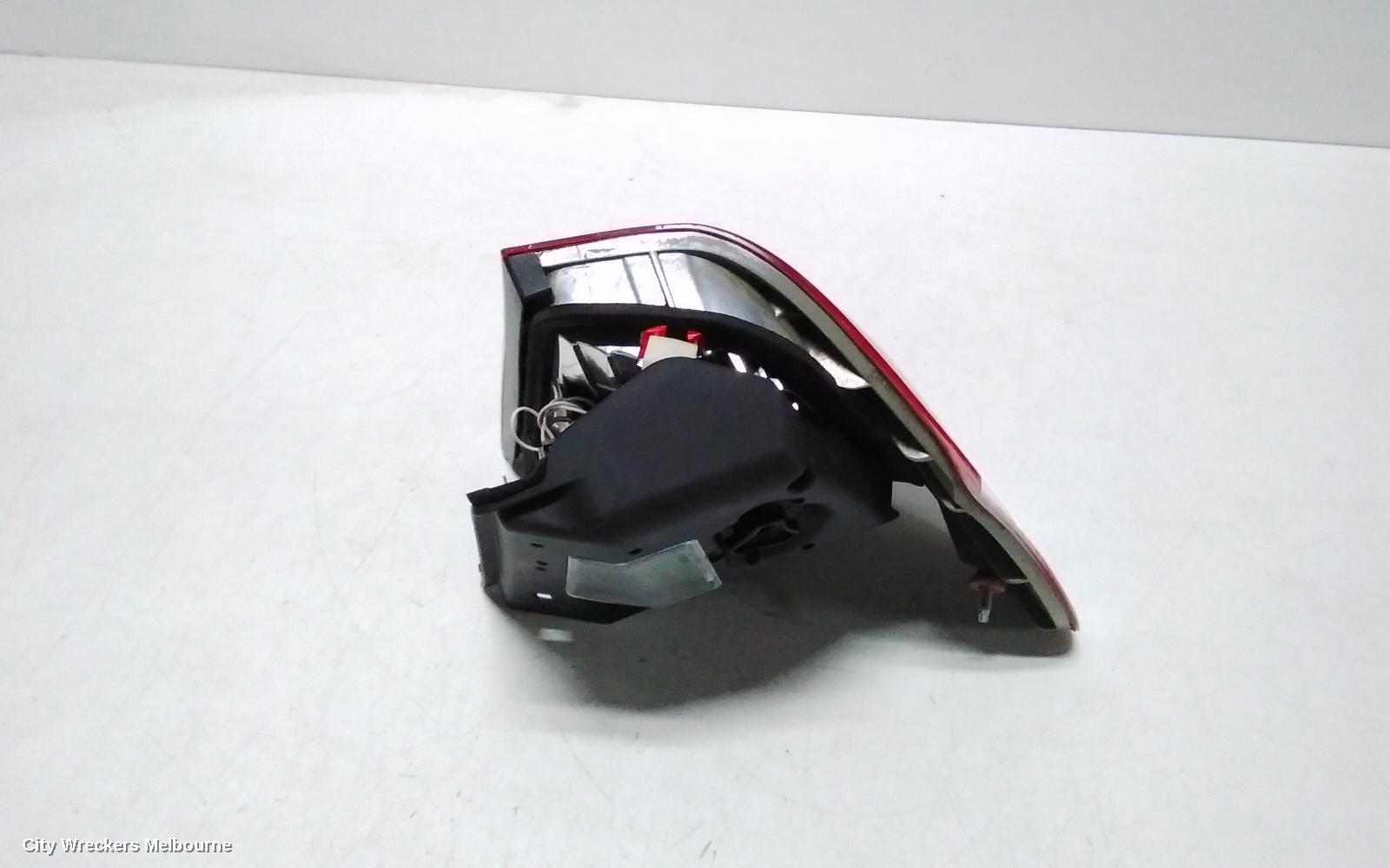 BMW 3 SERIES LEFT TAILLIGHT, E46, SEDAN, CLEAR FLASHER TYPE, 10/2001 - 01/2005