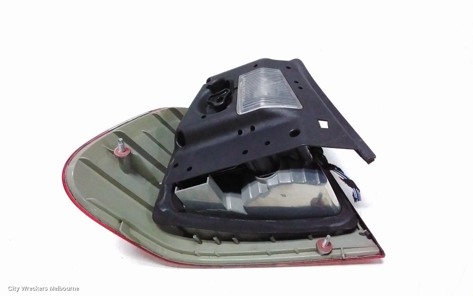 BMW 3 SERIES RIGHT TAILLIGHT, E46, SEDAN, CLEAR FLASHER TYPE, 10/2001 - 01/2005