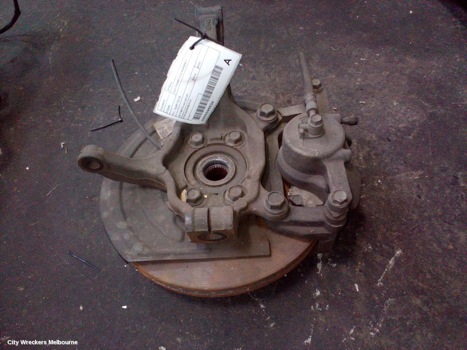 NISSAN XTRAIL LEFT FRONT HUB ASSEMBLY, T31, 10/2007 - 12/2013