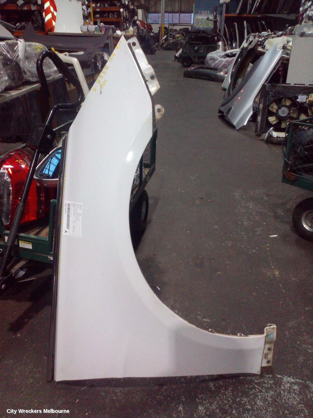 HYUNDAI I45 RIGHT GUARD, YF, NON FLASHER TYPE, 02/2010 - 04/2014