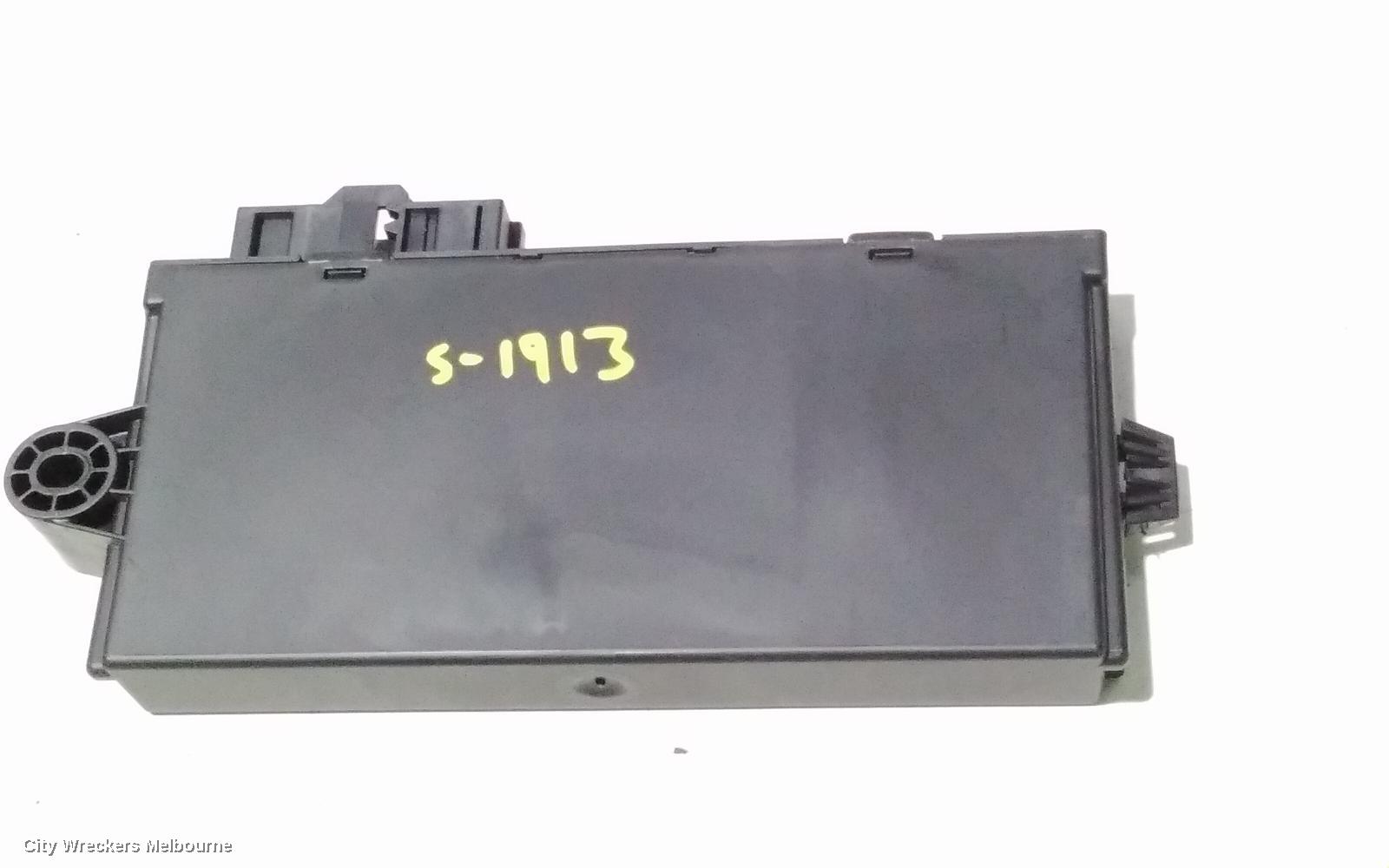 BMW 3 SERIES ECU, FOOTWELL MODULE, E90/E91/E92/E93, 03/2005 - 12/2013