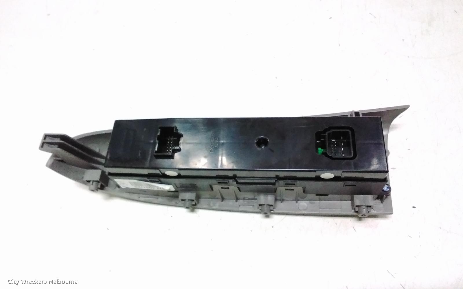 KIA CARNIVAL/GRAND CARNIVAL PWR DR WIND SWITCH, RH FRONT (MASTER SWITCH), W/ POWER SLIDE REAR DOORS TYPE, VQ, 12/2005 - 12/2014