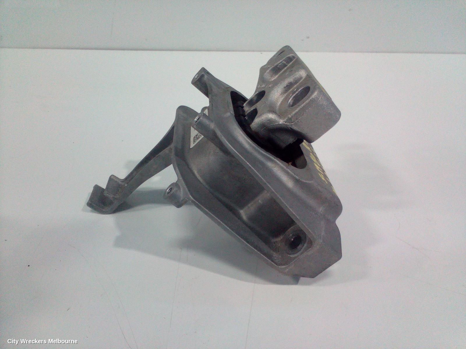 VOLKSWAGEN T-ROC MOUNT, A1, 03/2020 - 12/2025