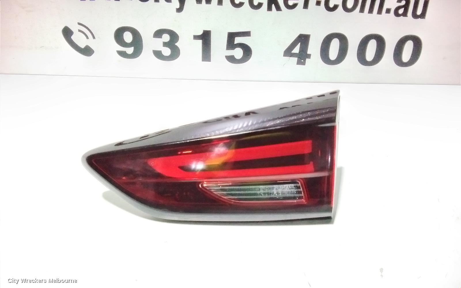 MAZDA CX3 REAR GARNISH, TAILGATE LAMP (RH SIDE), LED TYPE, DK, 06/2018 ONWARDS