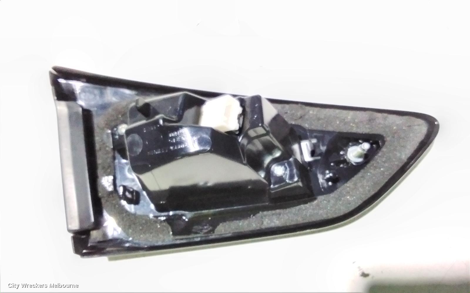 MAZDA CX3 REAR GARNISH, TAILGATE LAMP (RH SIDE), LED TYPE, DK, 06/2018 ONWARDS