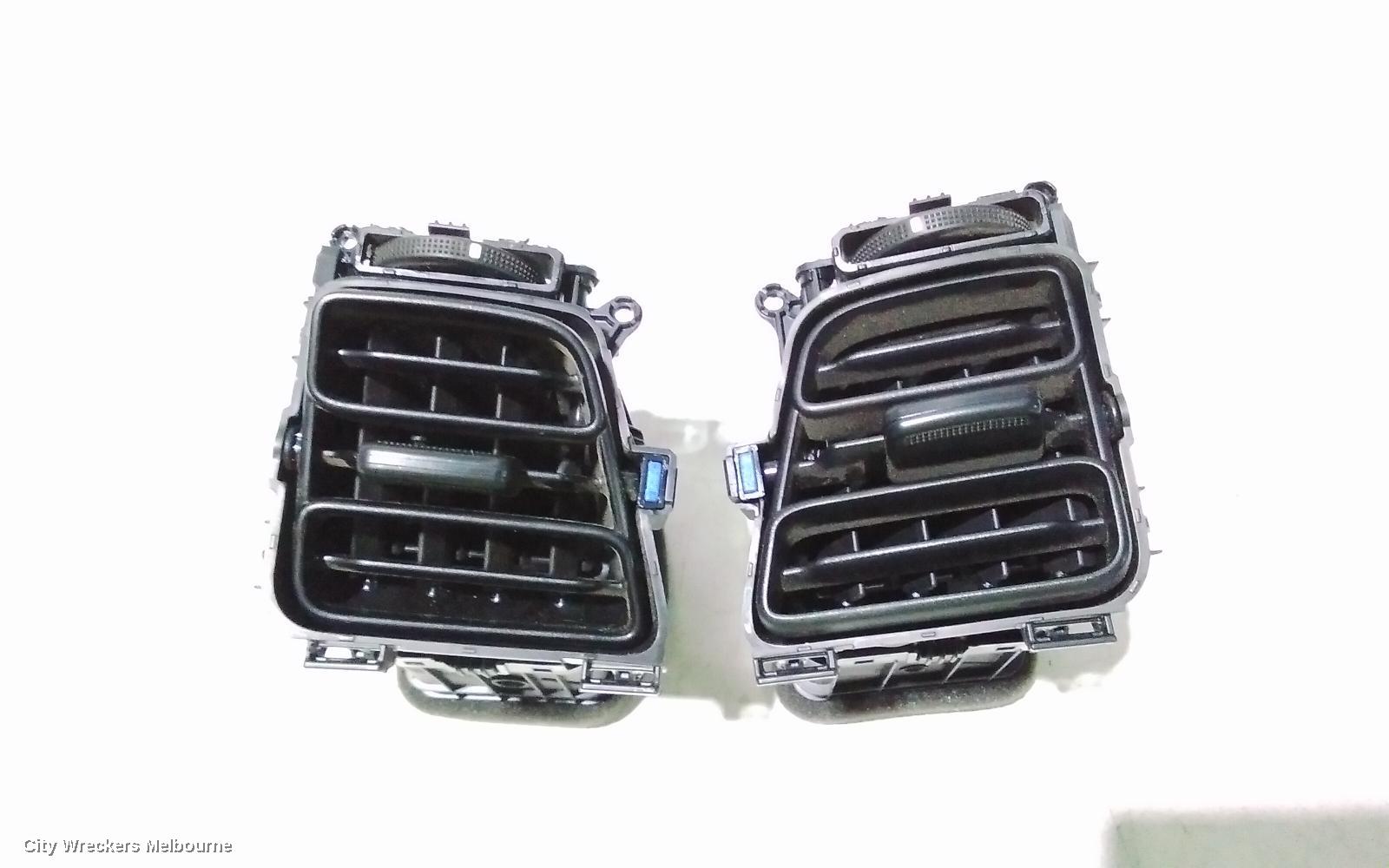 KIA RIO, YB, 12/2016 - 06/2023, CENTRE AIRVENT: 106728